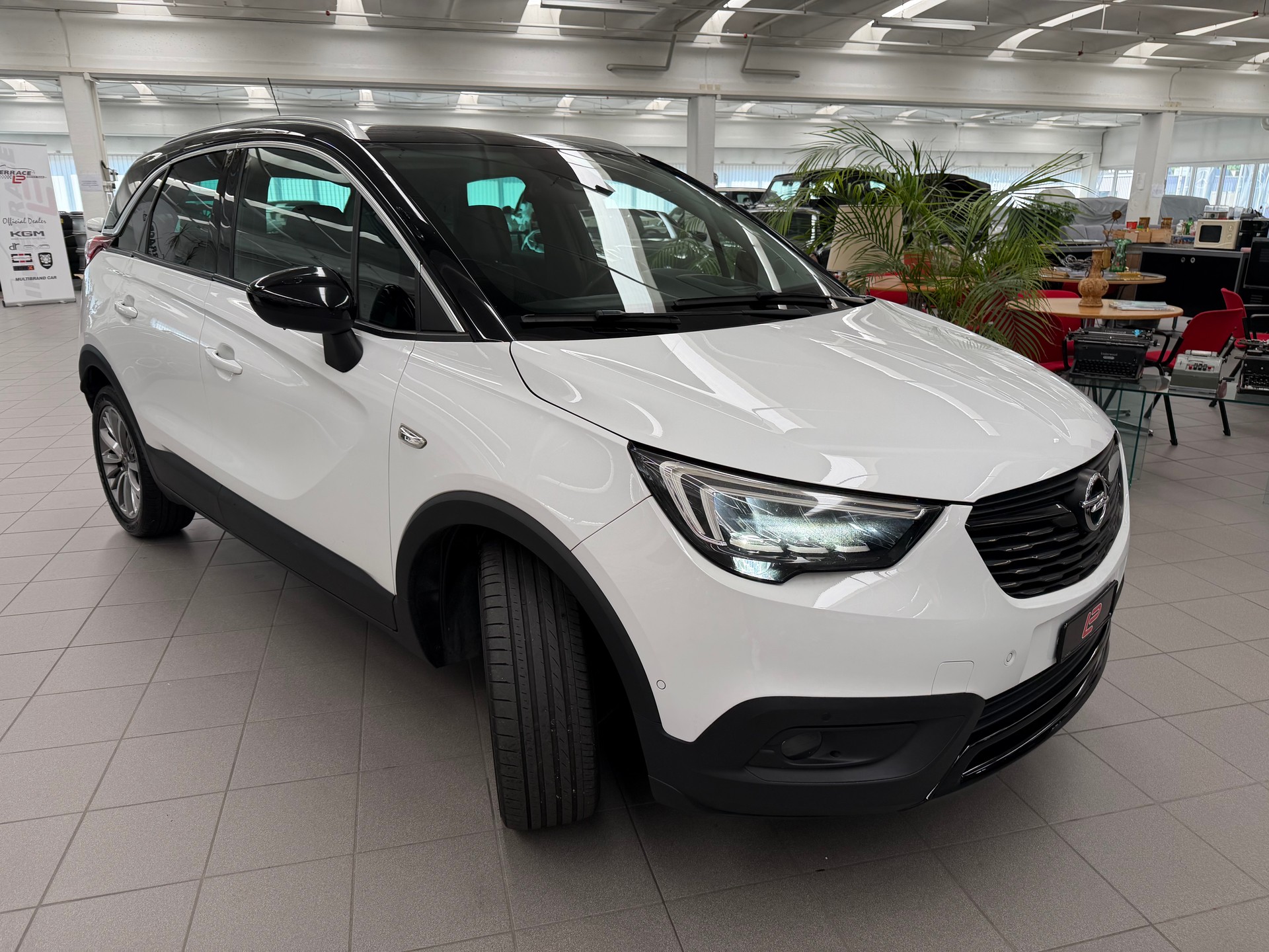 OPEL Crossland X 1.2-image-1