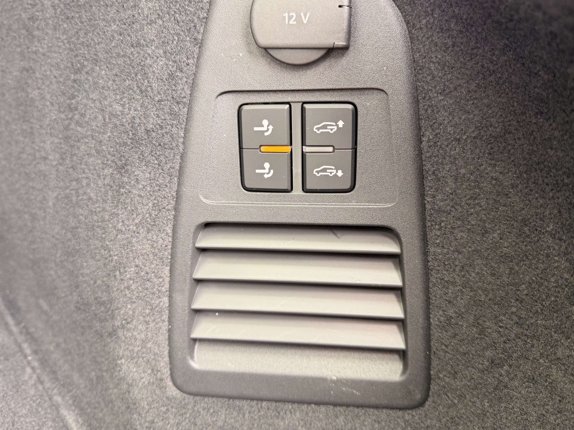 VW Touareg 3.0 TDI 4Motion R-Line *** TOPAUSSTATTUNG ZUM UNSCHLAGBAREN PREIS ***-image-28