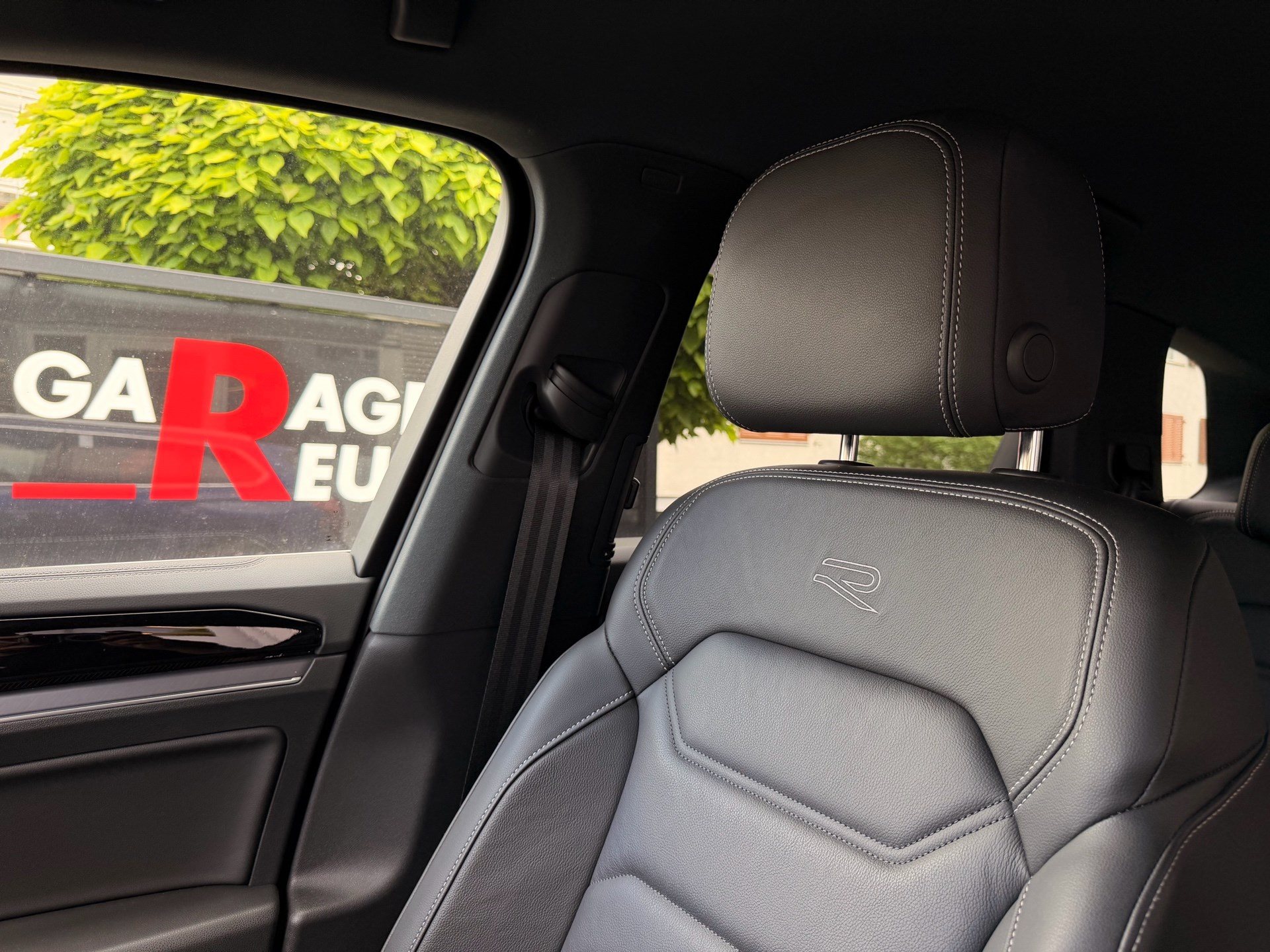 VW Touareg 3.0 TDI 4Motion R-Line *** TOPAUSSTATTUNG ZUM UNSCHLAGBAREN PREIS ***-image-24