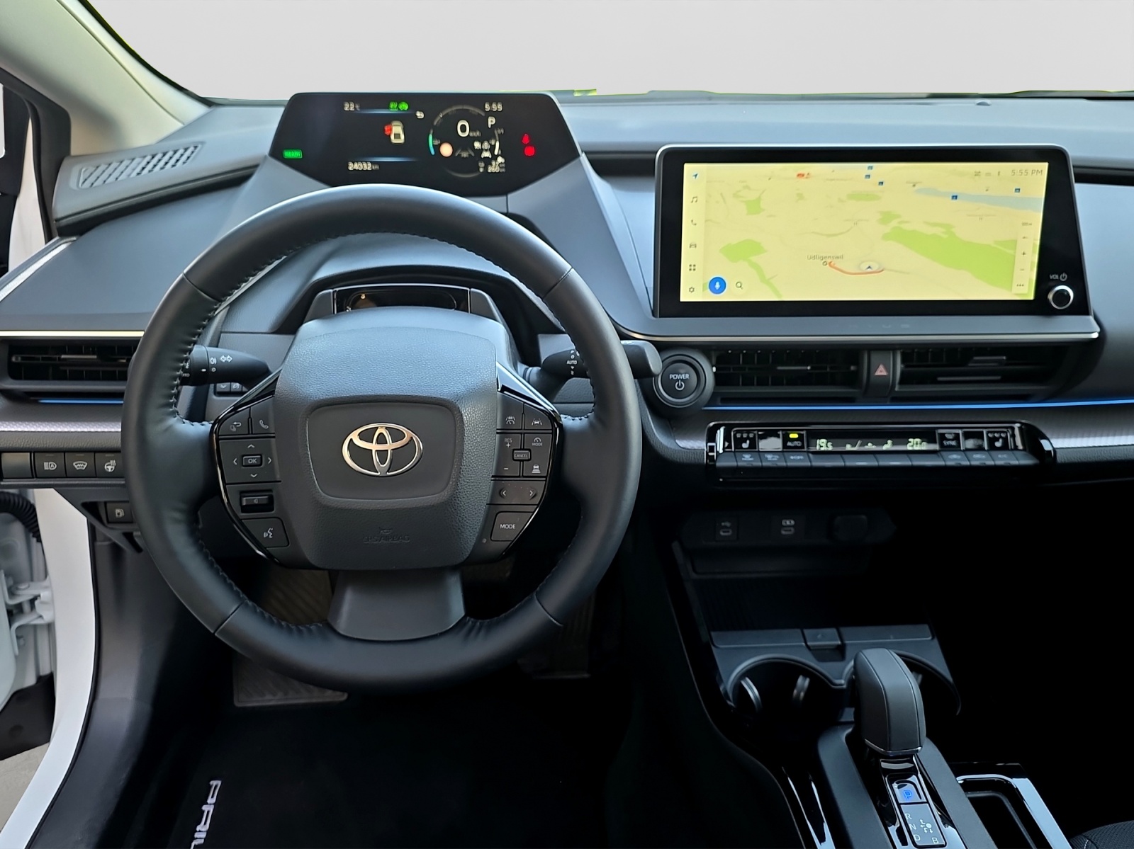 TOYOTA Prius 2.0 Plug-In-Hybrid Style-image-10