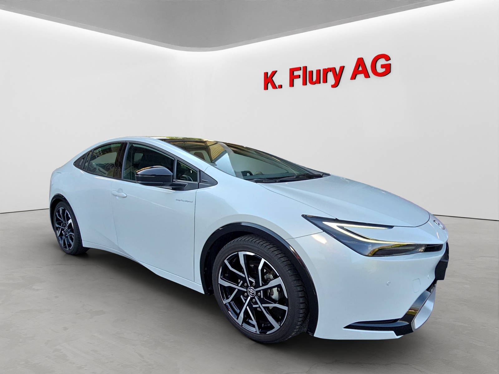 TOYOTA Prius 2.0 Plug-In-Hybrid Style-image-6