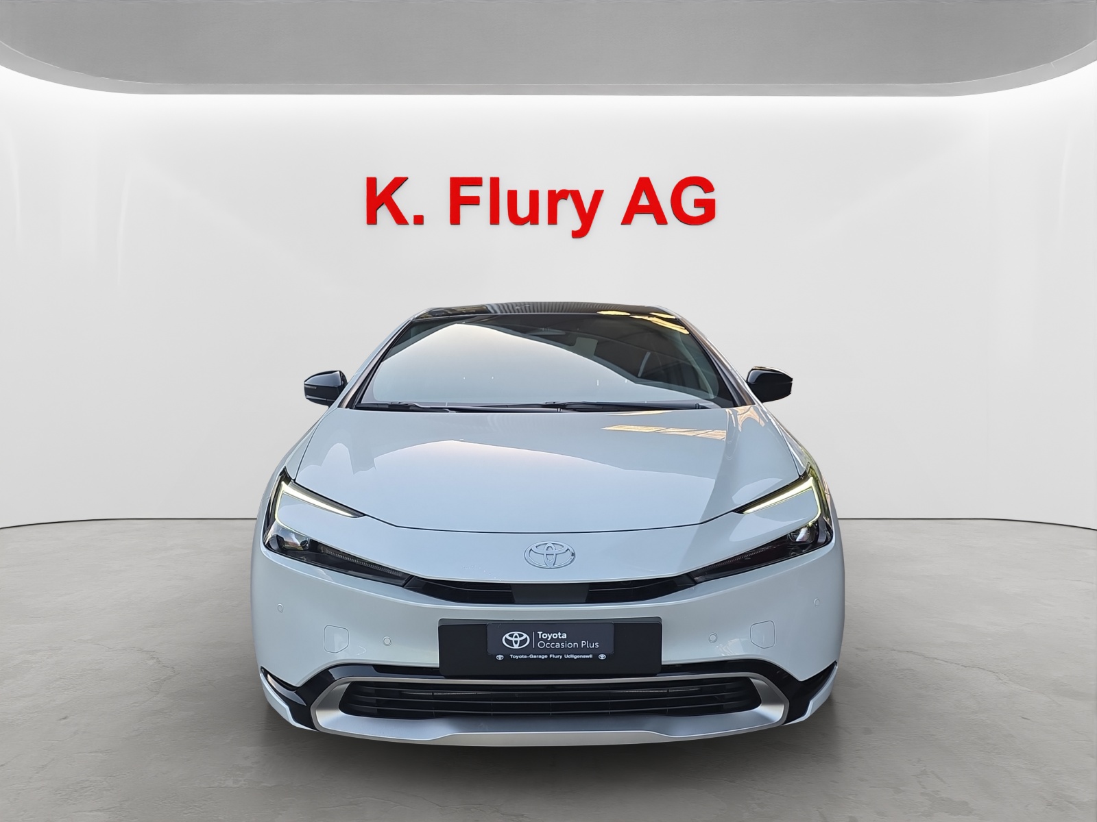 TOYOTA Prius 2.0 Plug-In-Hybrid Style-image-7