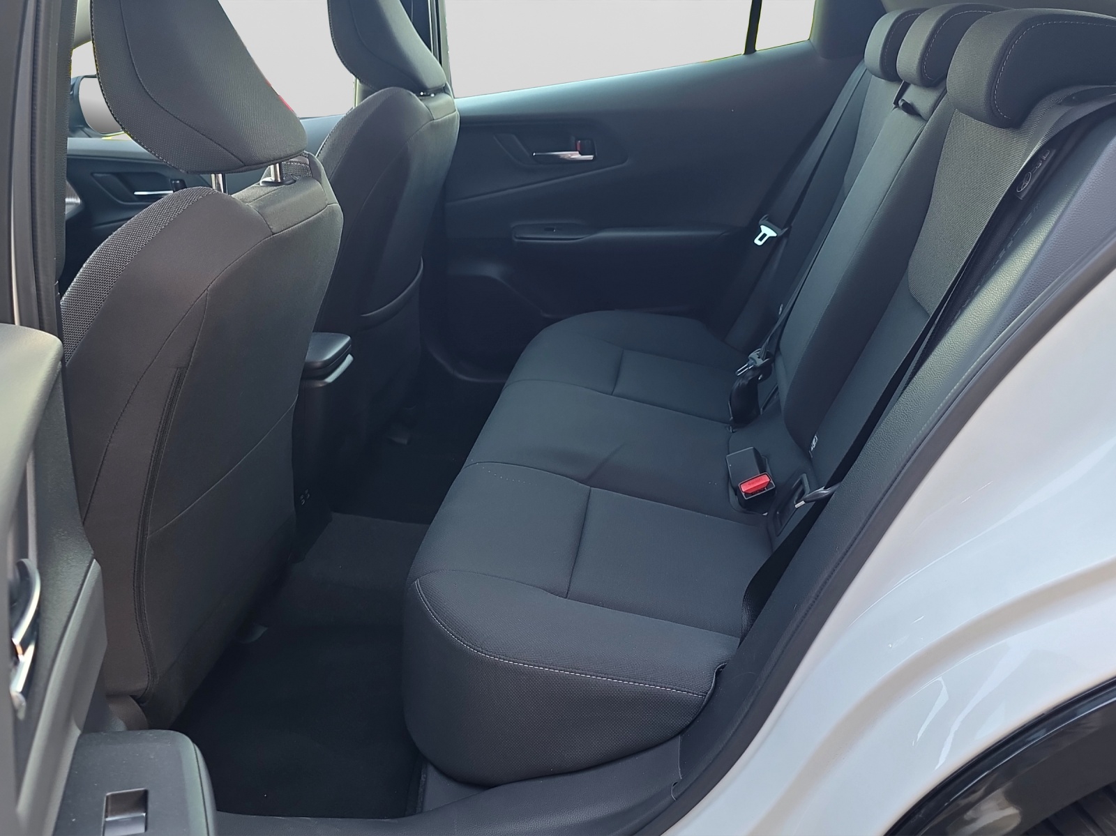 TOYOTA Prius 2.0 Plug-In-Hybrid Style-image-12