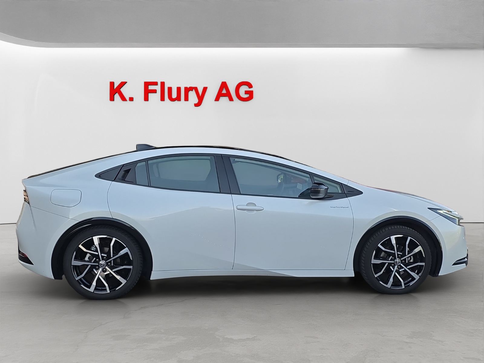 TOYOTA Prius 2.0 Plug-In-Hybrid Style-image-5