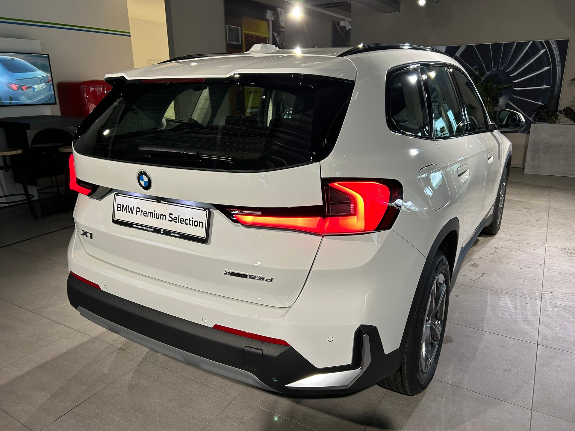 BMW X1 xDrive 23d 48V-image-11