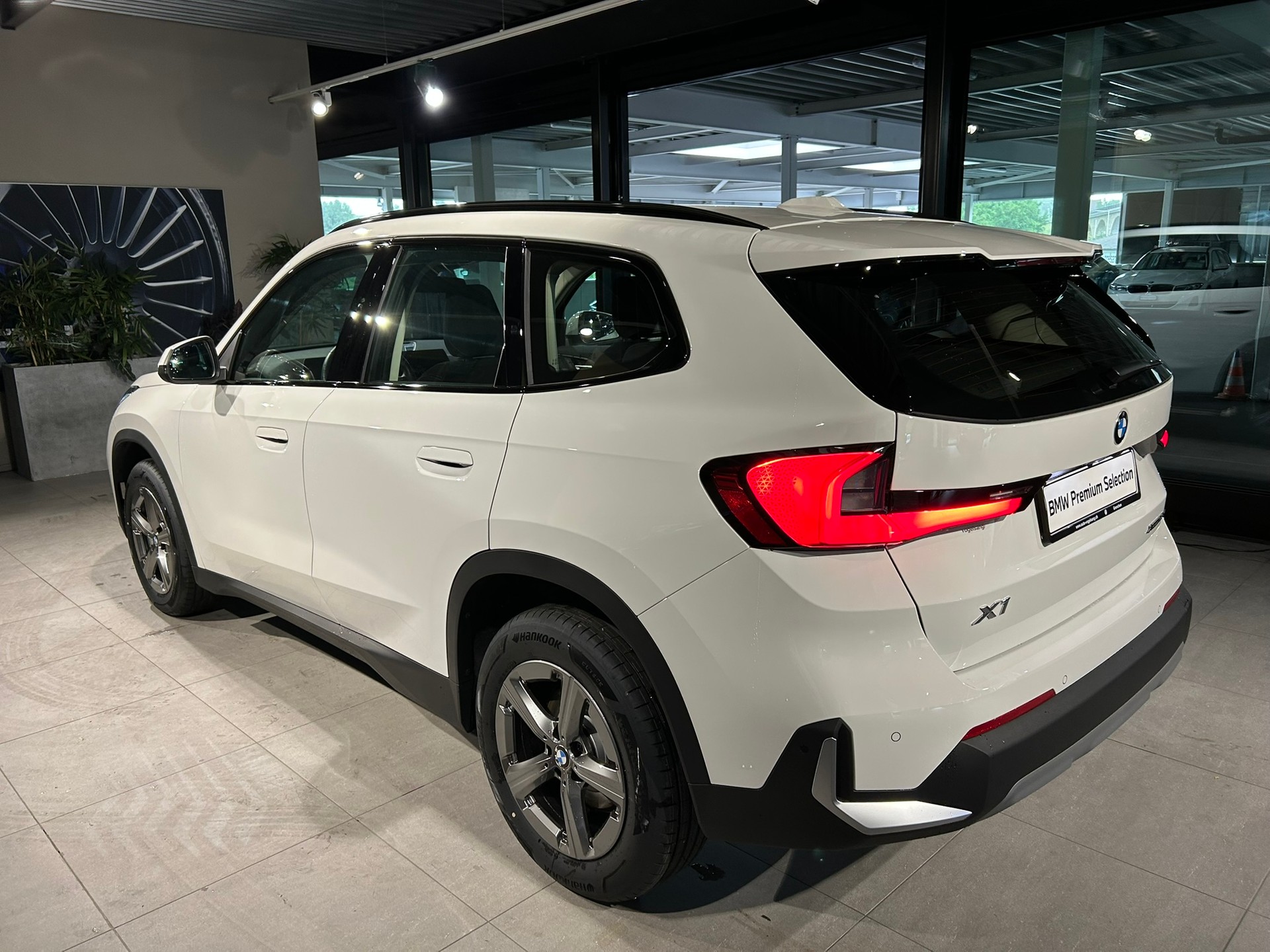 BMW X1 xDrive 23d 48V-image-10