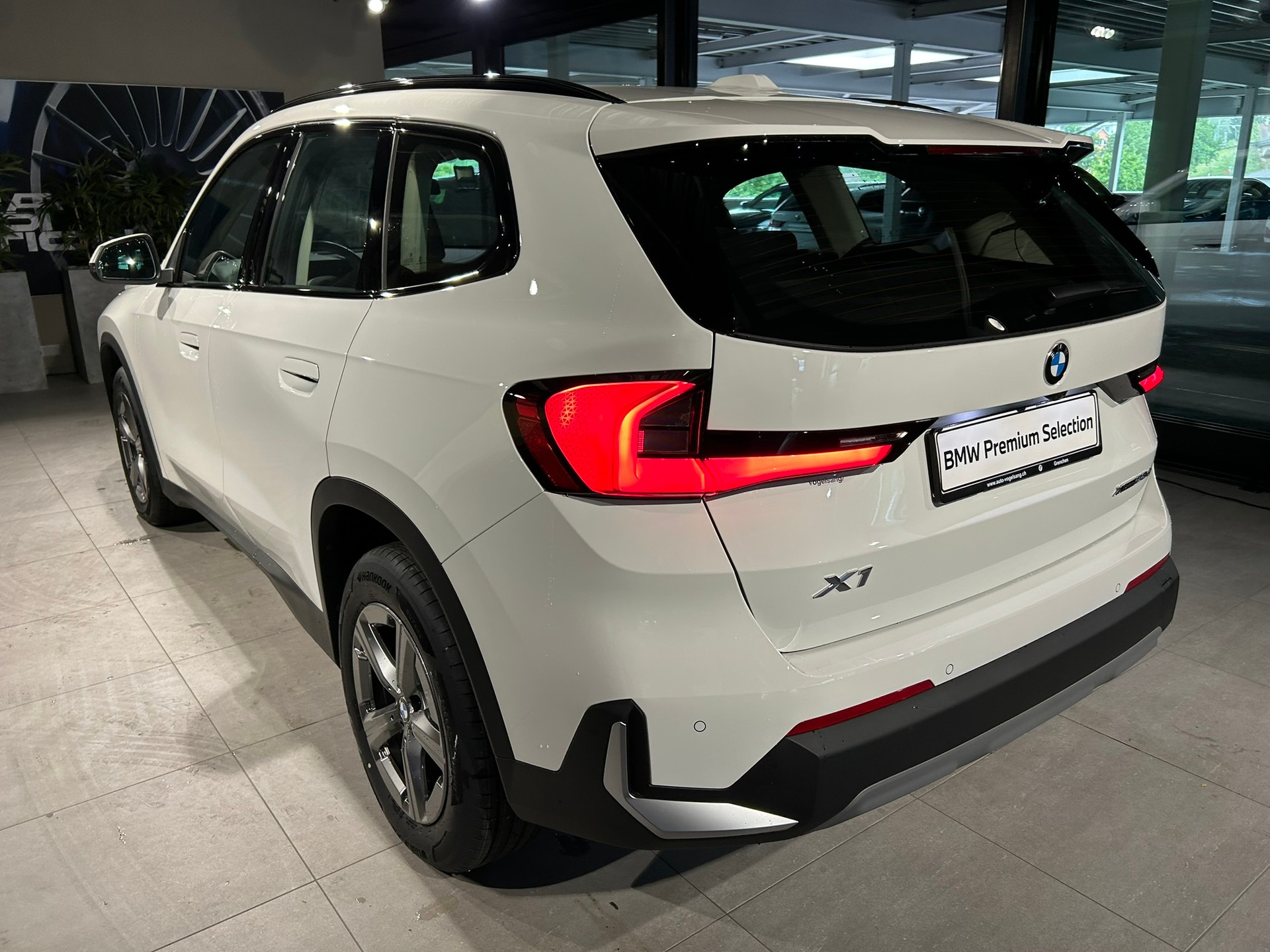 BMW X1 xDrive 23d 48V-image-7