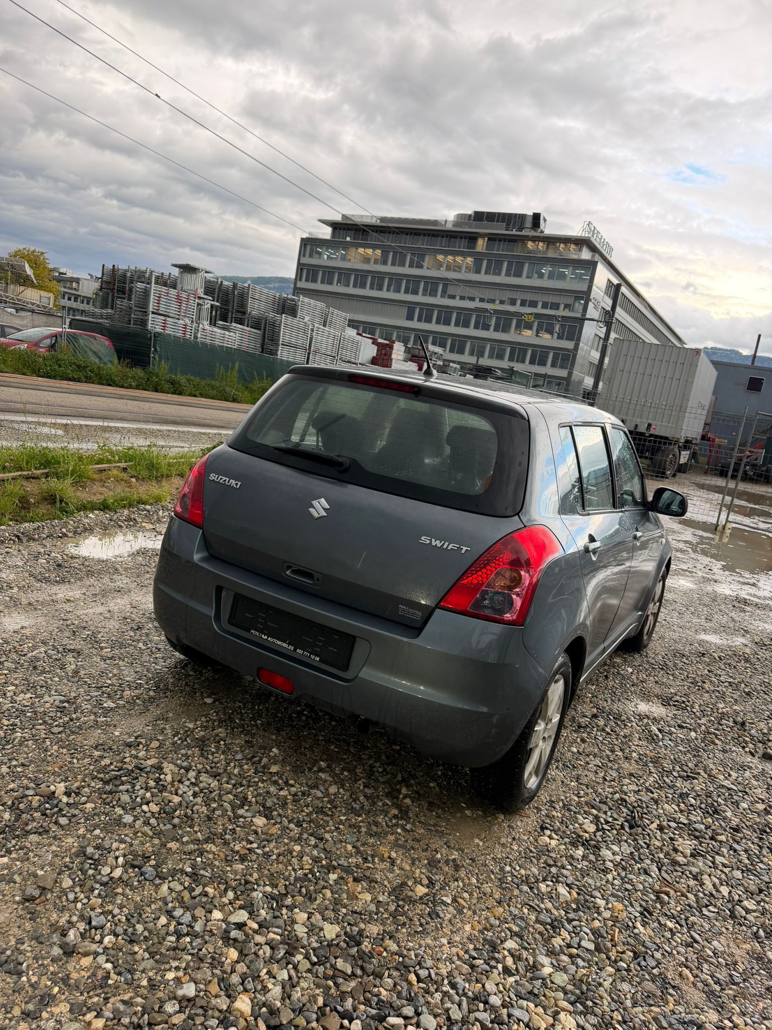 SUZUKI Swift 1.3i 16V GL Top-image-2