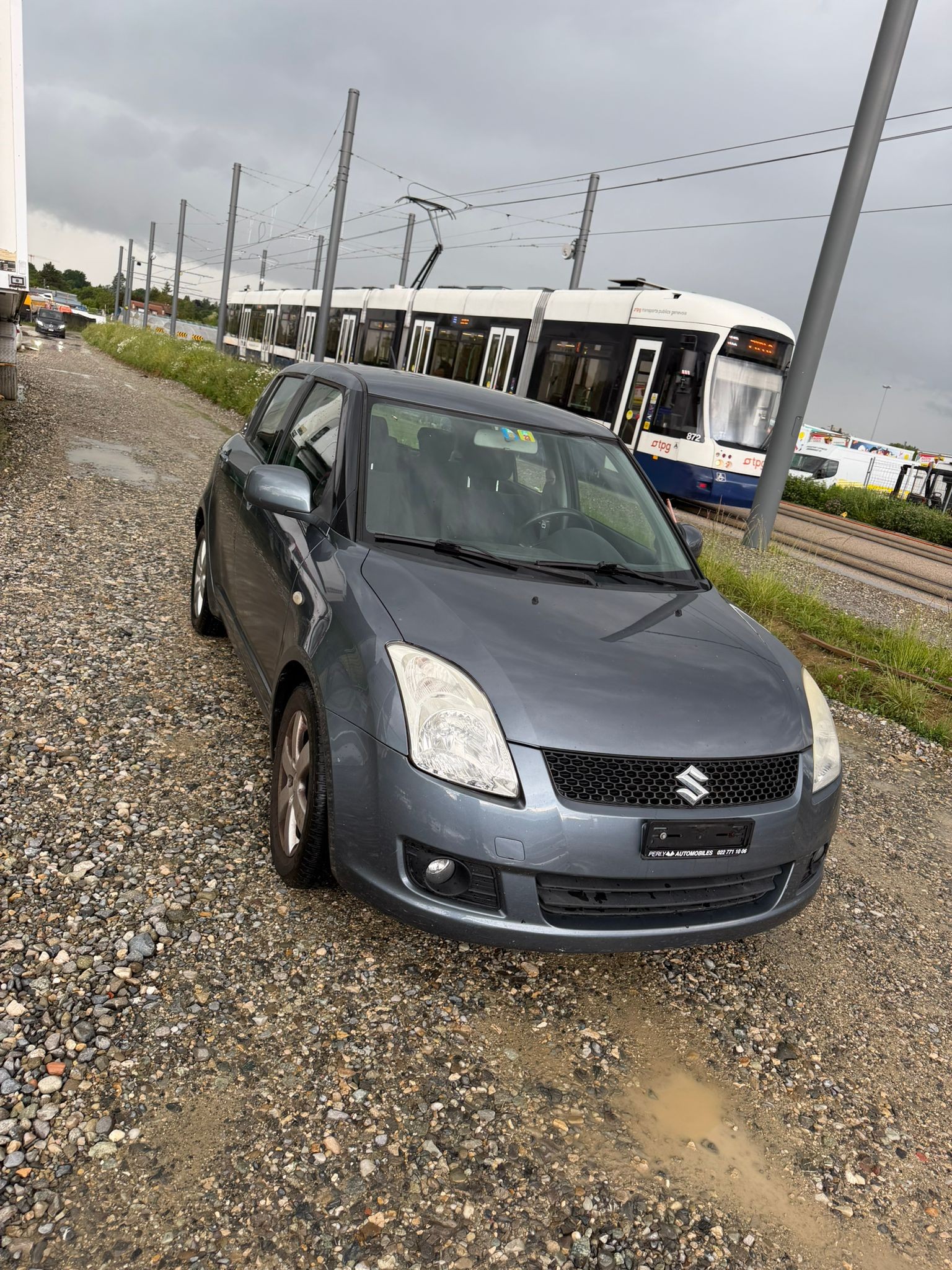 SUZUKI Swift 1.3i 16V GL Top-image-12