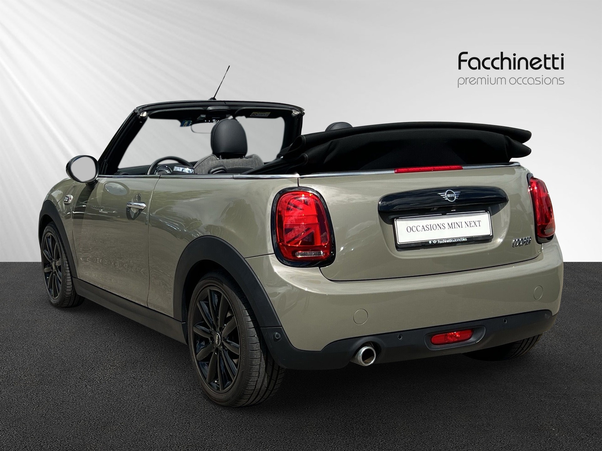 MINI Cooper Cabriolet DKG-showroom-element-2
