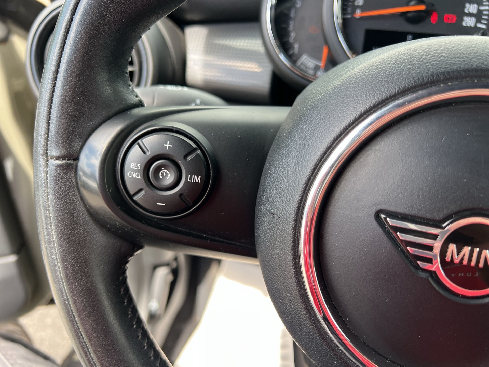 MINI Cooper Cabriolet DKG-image-14