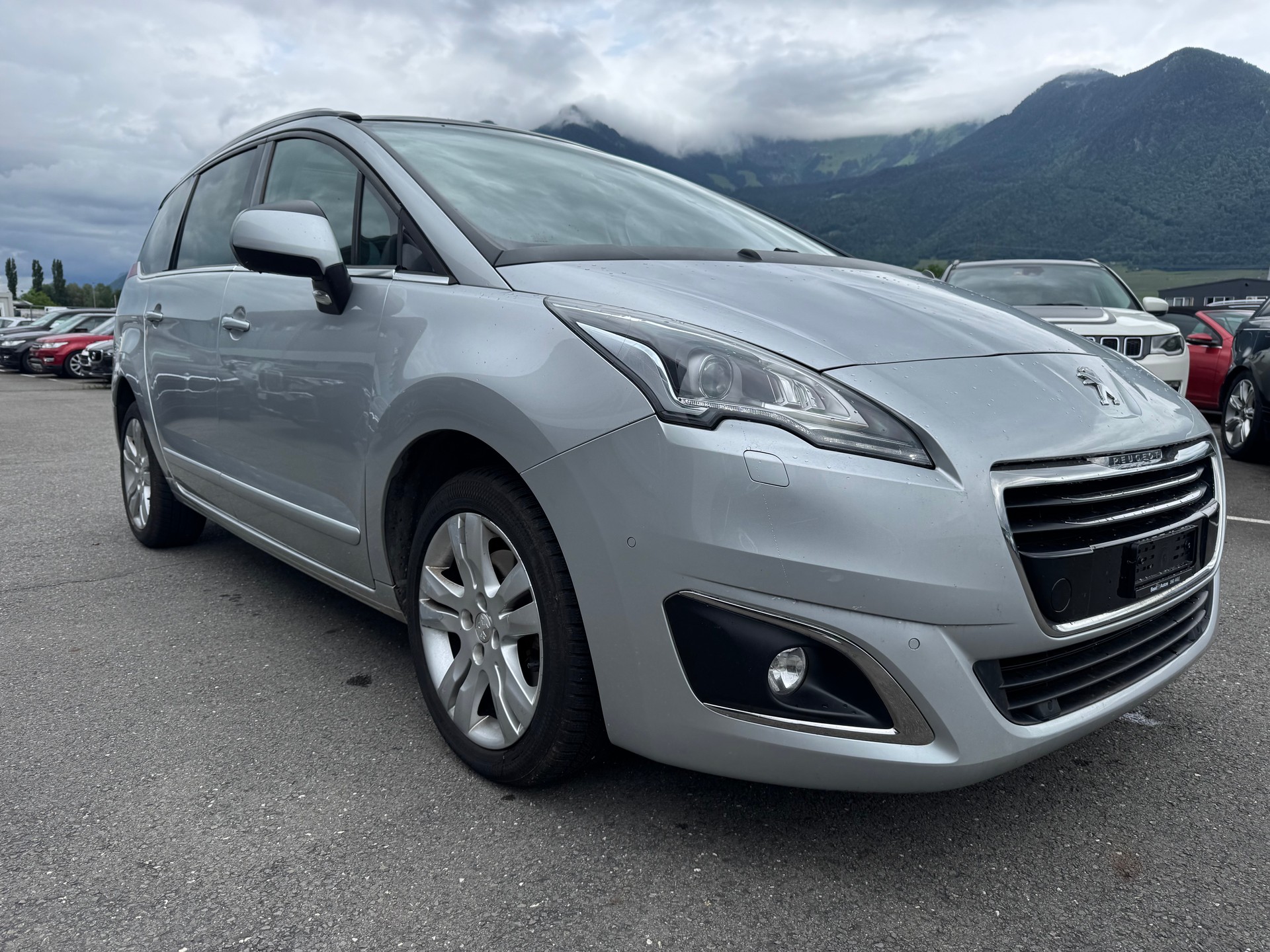 PEUGEOT 5008 1.6 THP Allure Tiptronic-showroom-element-2