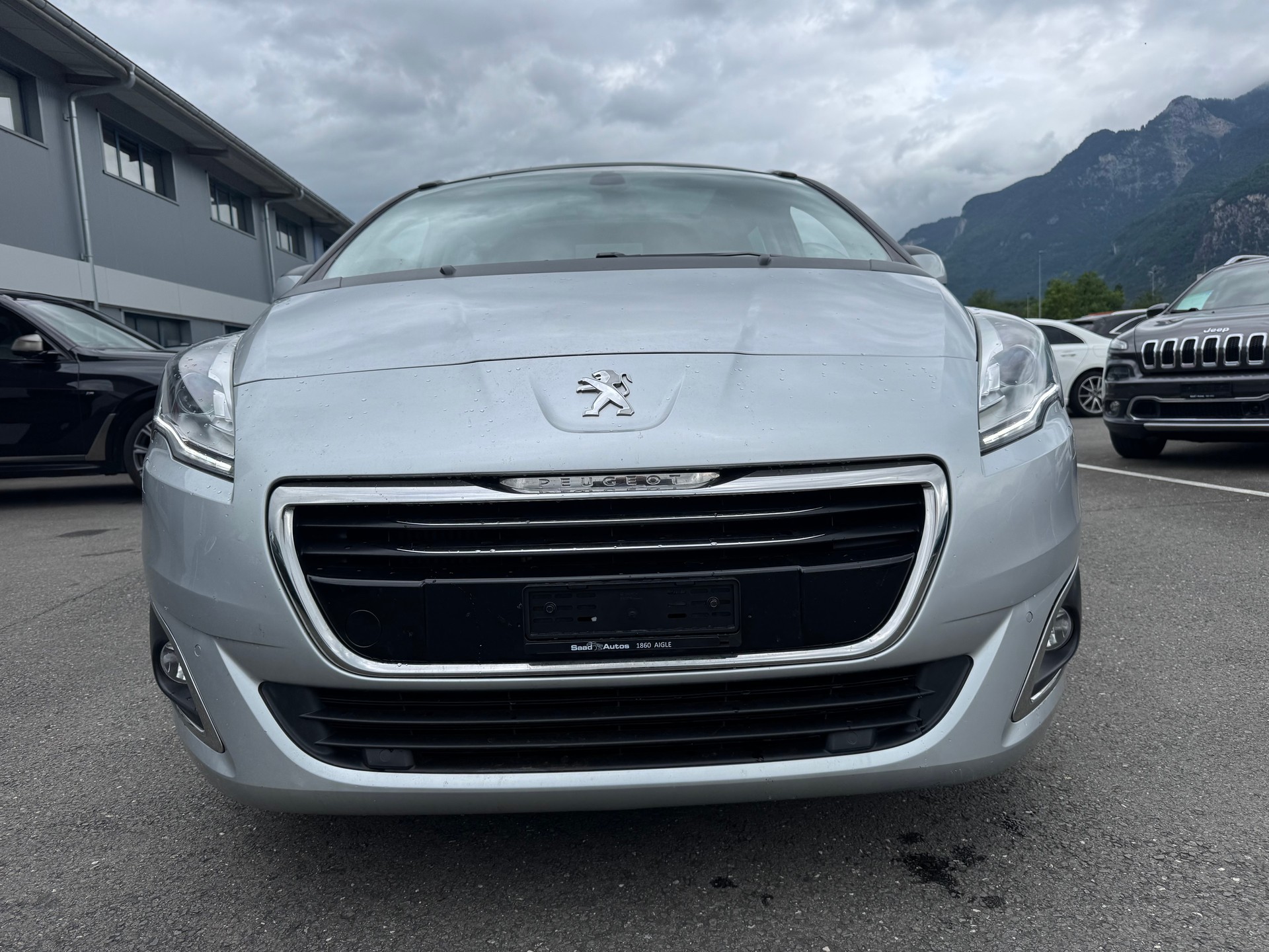 PEUGEOT 5008 1.6 THP Allure Tiptronic-showroom-element-1