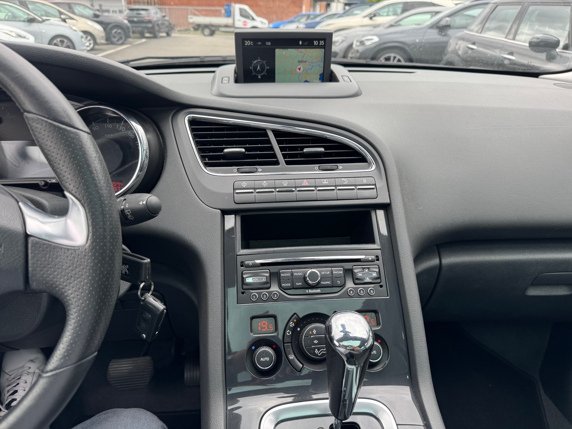 PEUGEOT 5008 1.6 THP Allure Tiptronic-image-16