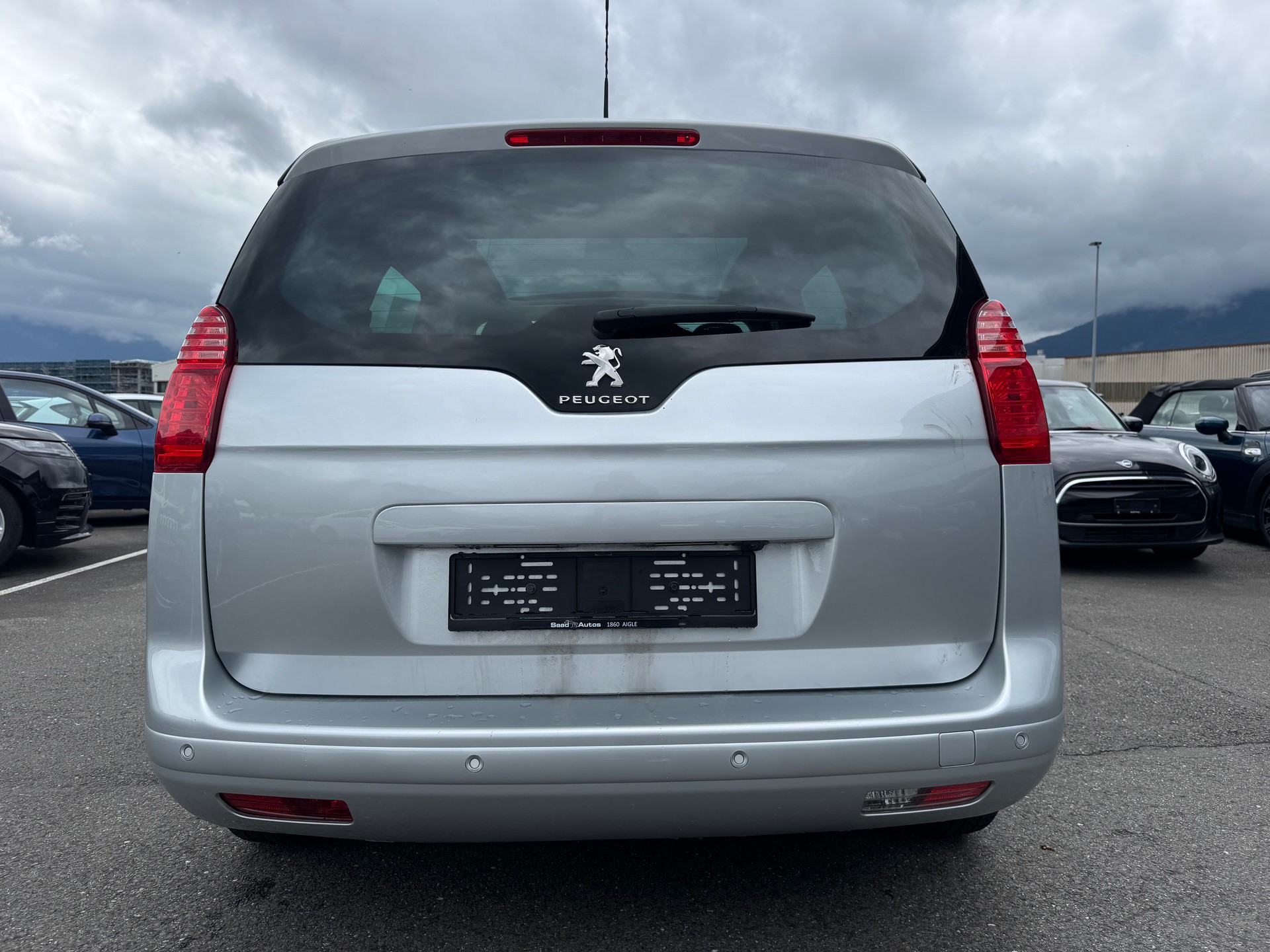 PEUGEOT 5008 1.6 THP Allure Tiptronic-image-4
