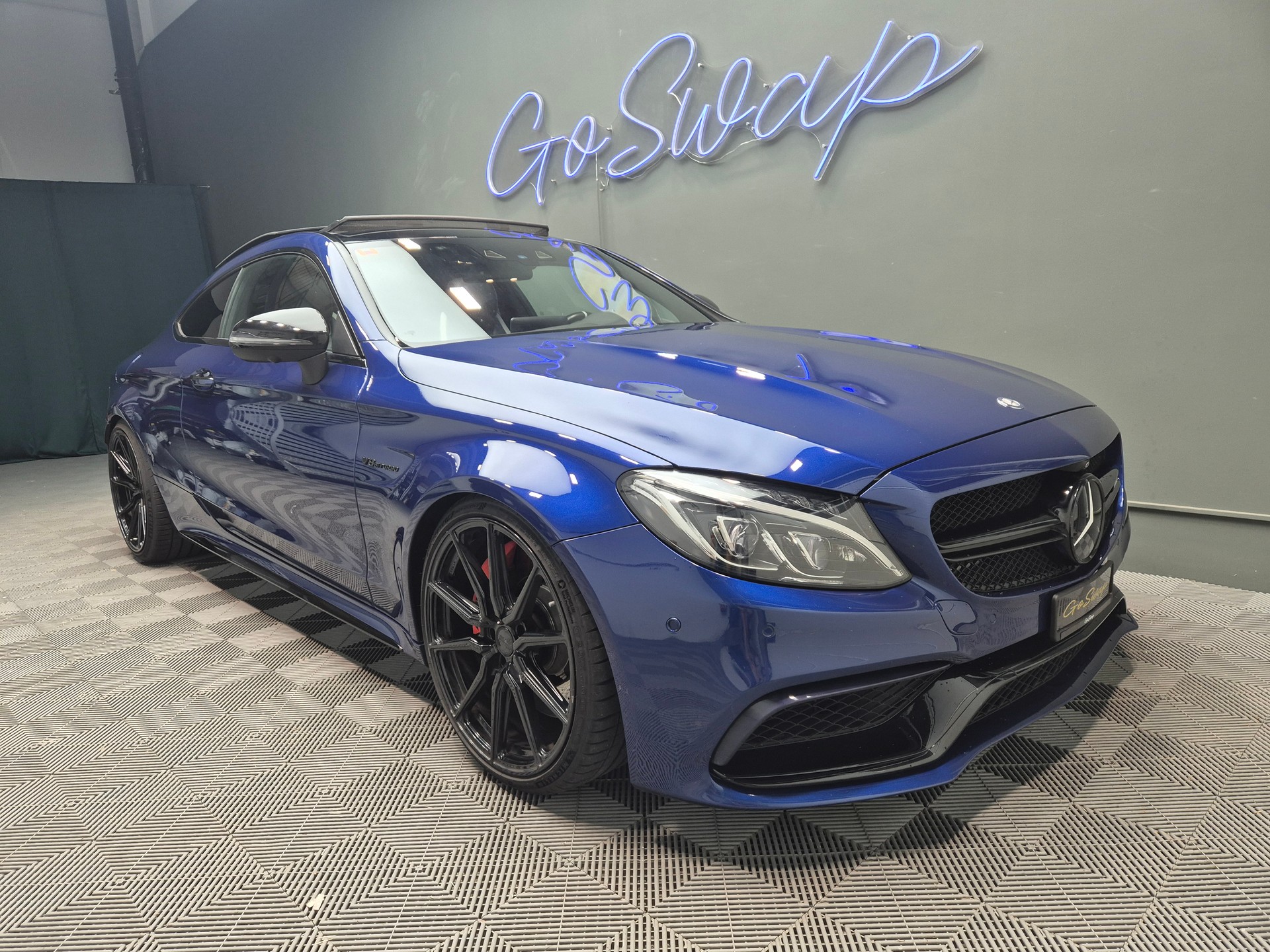 MERCEDES-BENZ C 63 S AMG Speedshift-showroom-element-1