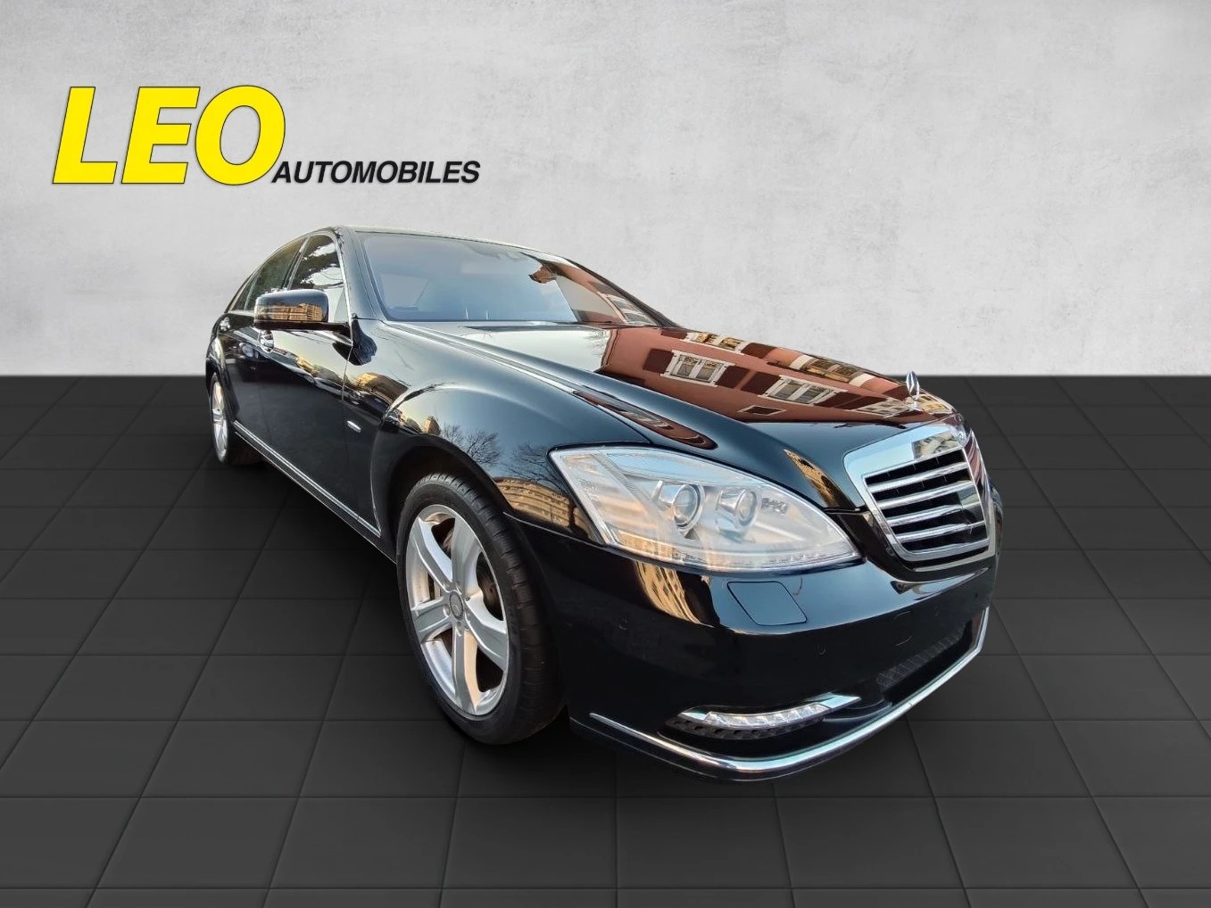 MERCEDES-BENZ S 500 L BlueEfficiency SS 4Matic 7G-Tronic