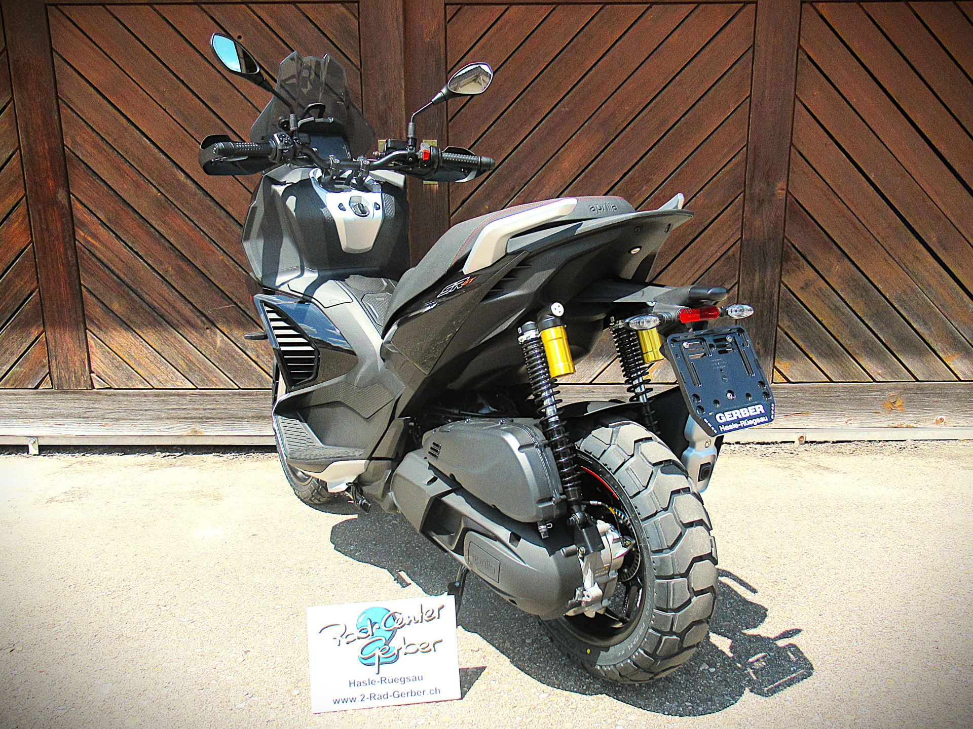 APRILIA SR GT 400-image-9