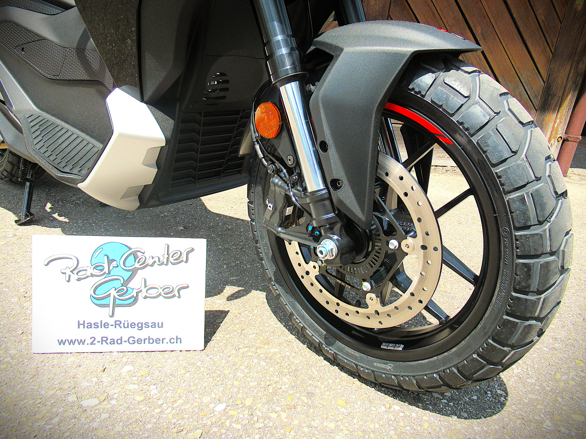 APRILIA SR GT 400-image-5