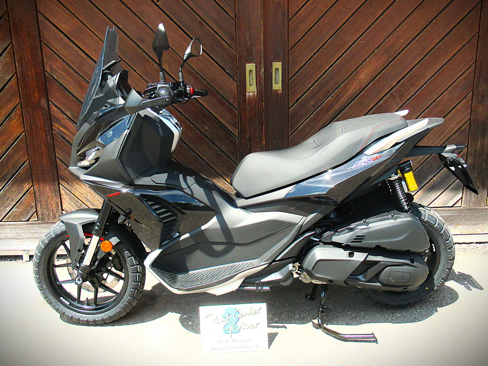 APRILIA SR GT 400-image-6