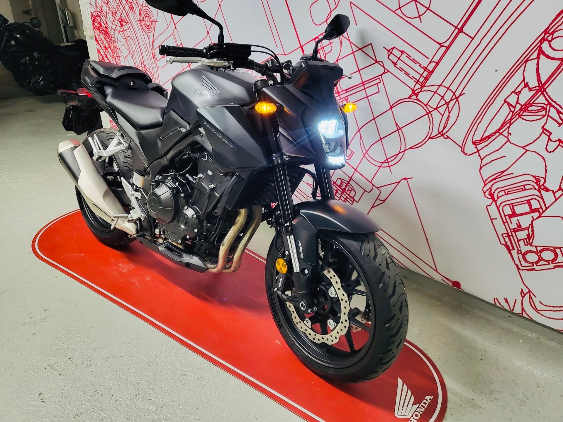 HONDA CB 500 Hornet-image-1