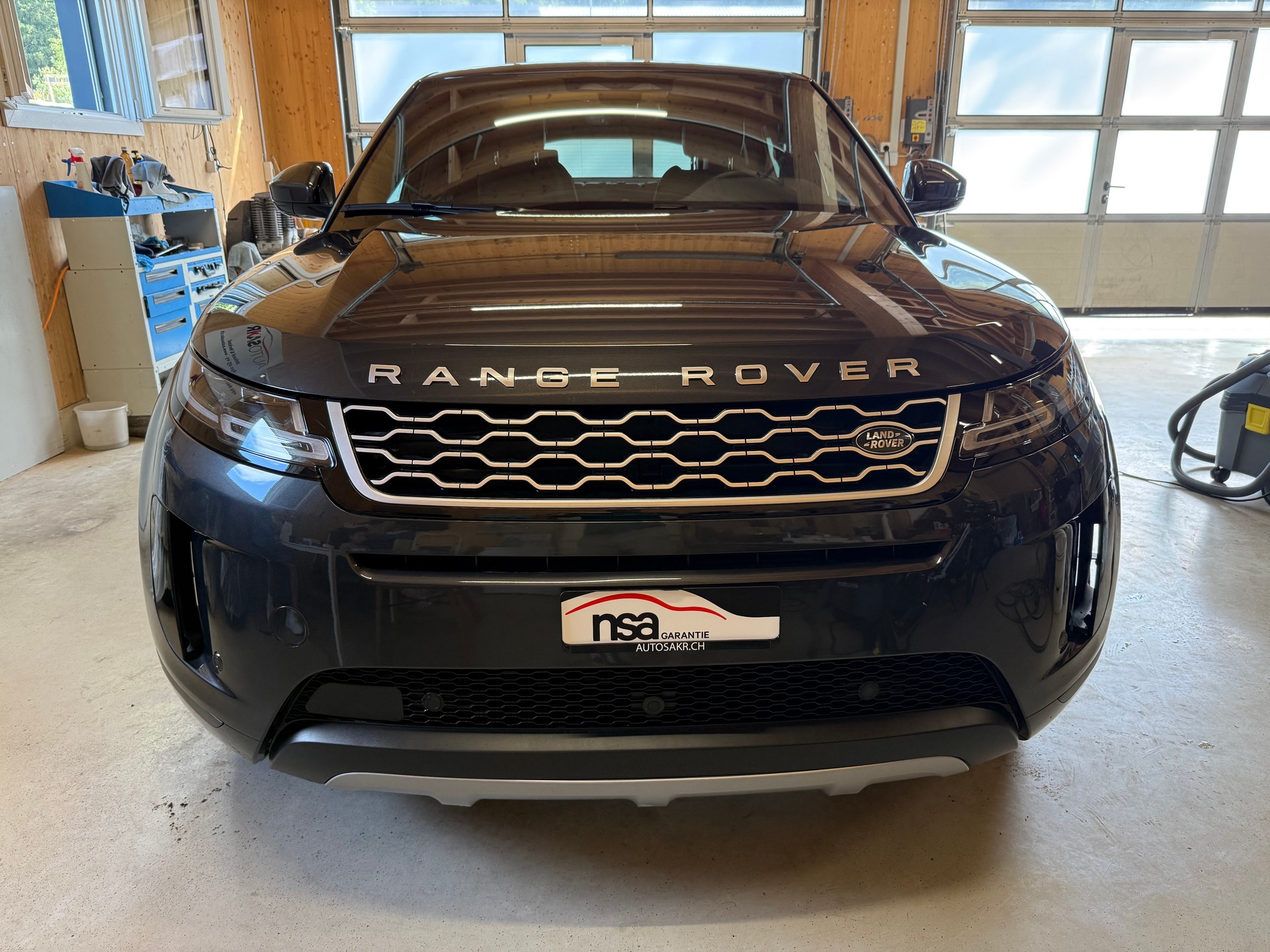 LAND ROVER Range Rover Evoque P 300e SE AT8-showroom-element-1