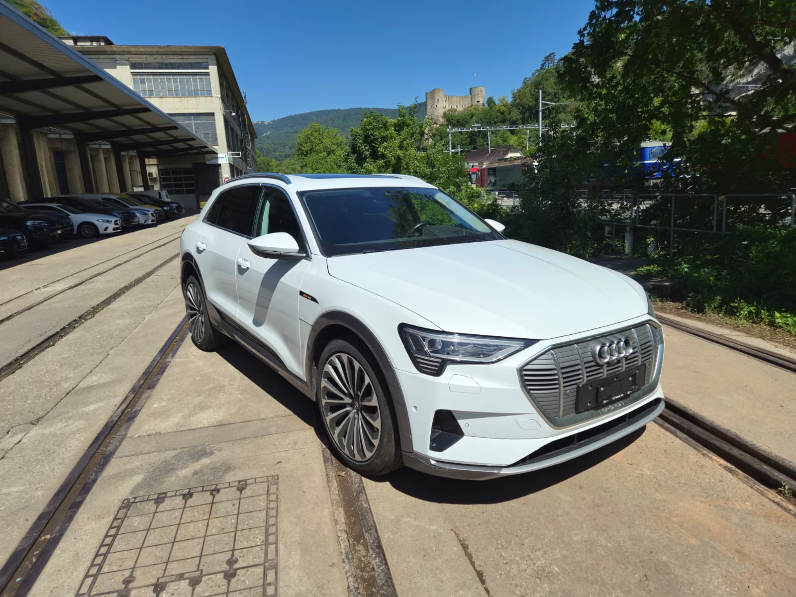 AUDI e-tron 55 Advanced quattro-showroom-element-2