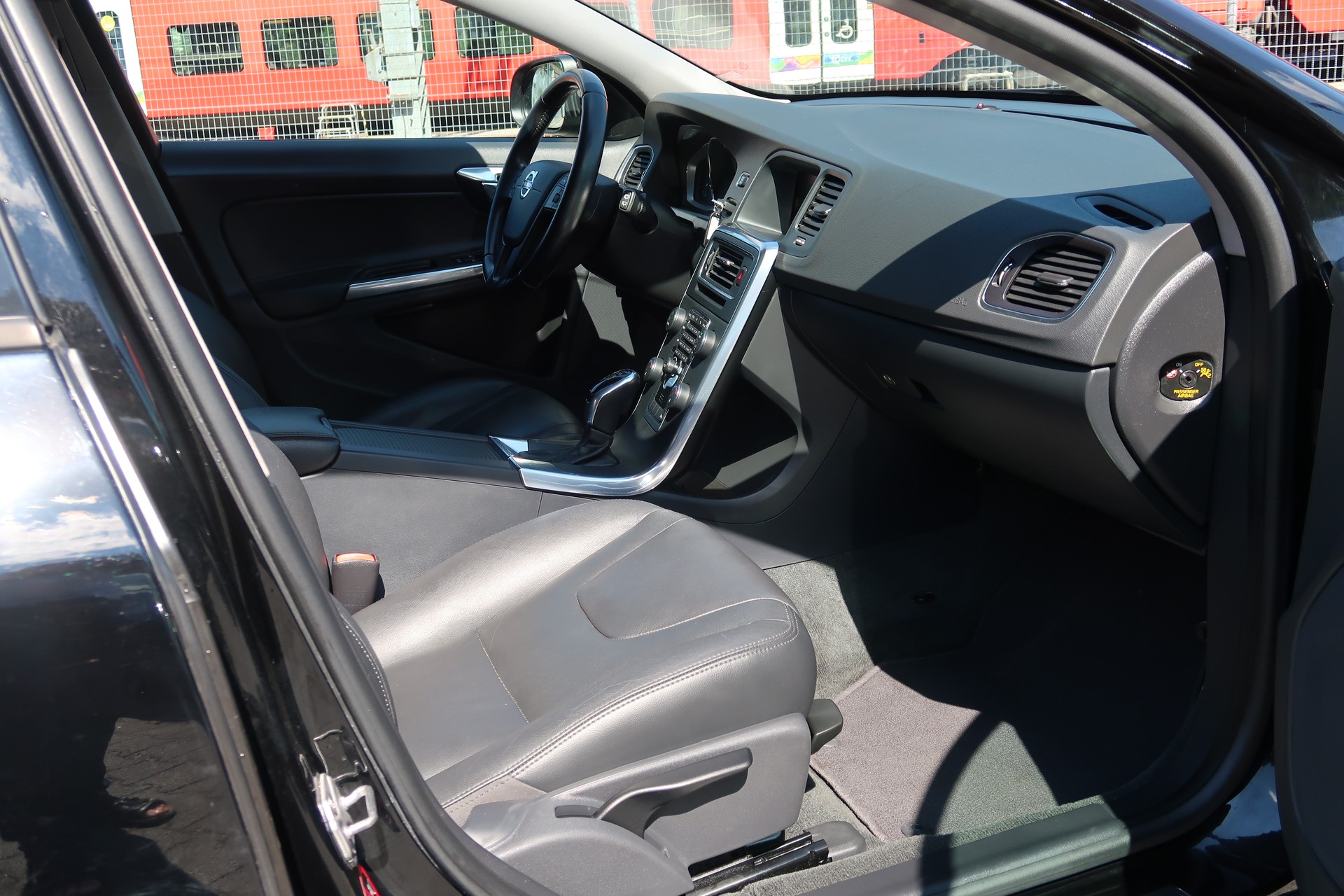 VOLVO V60 D4 AWD Kinetic Fleet Geartronic-image-11