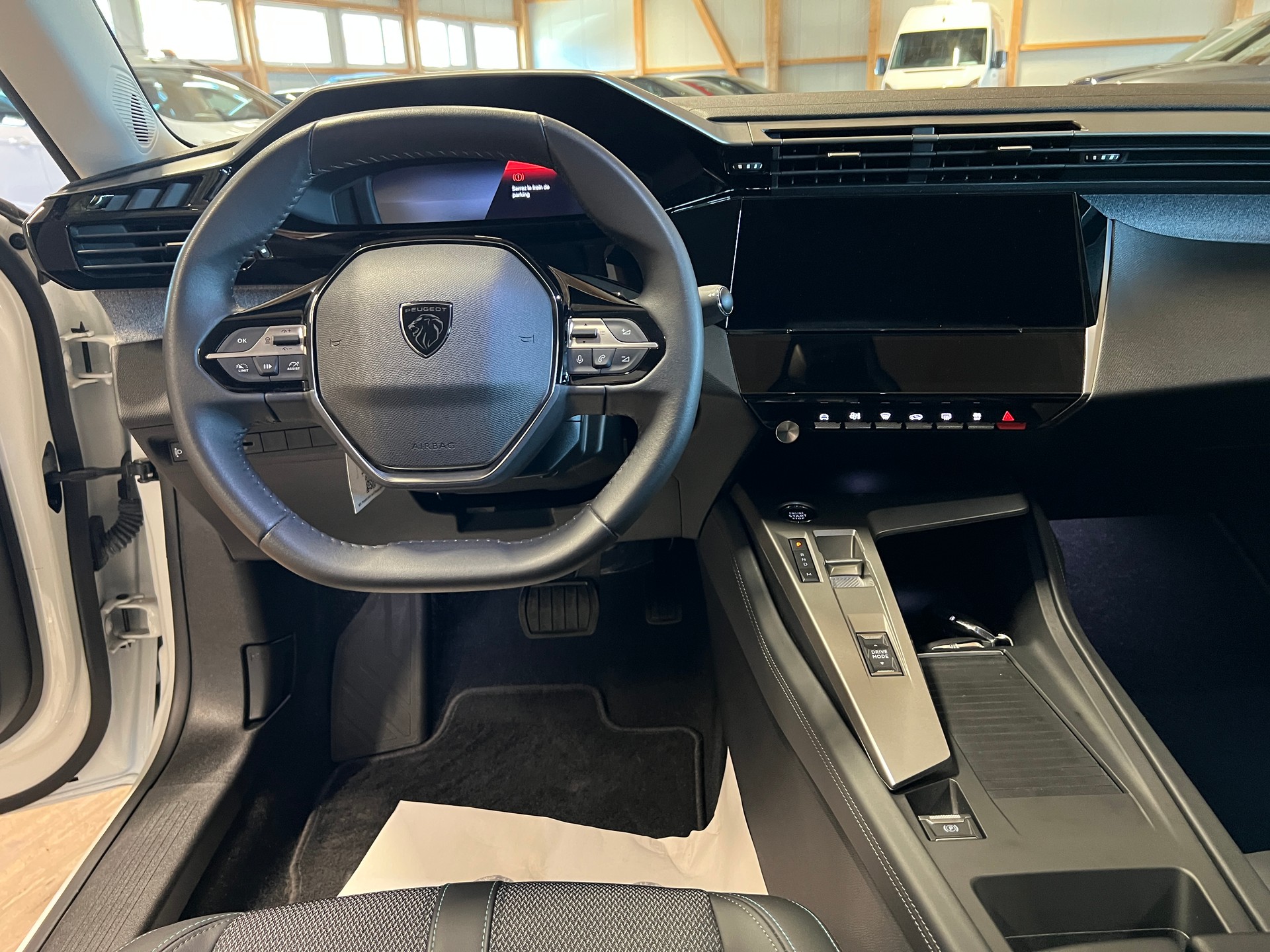 PEUGEOT 308 SW 1.5 BlueHDI Allure Pack EAT8-image-10