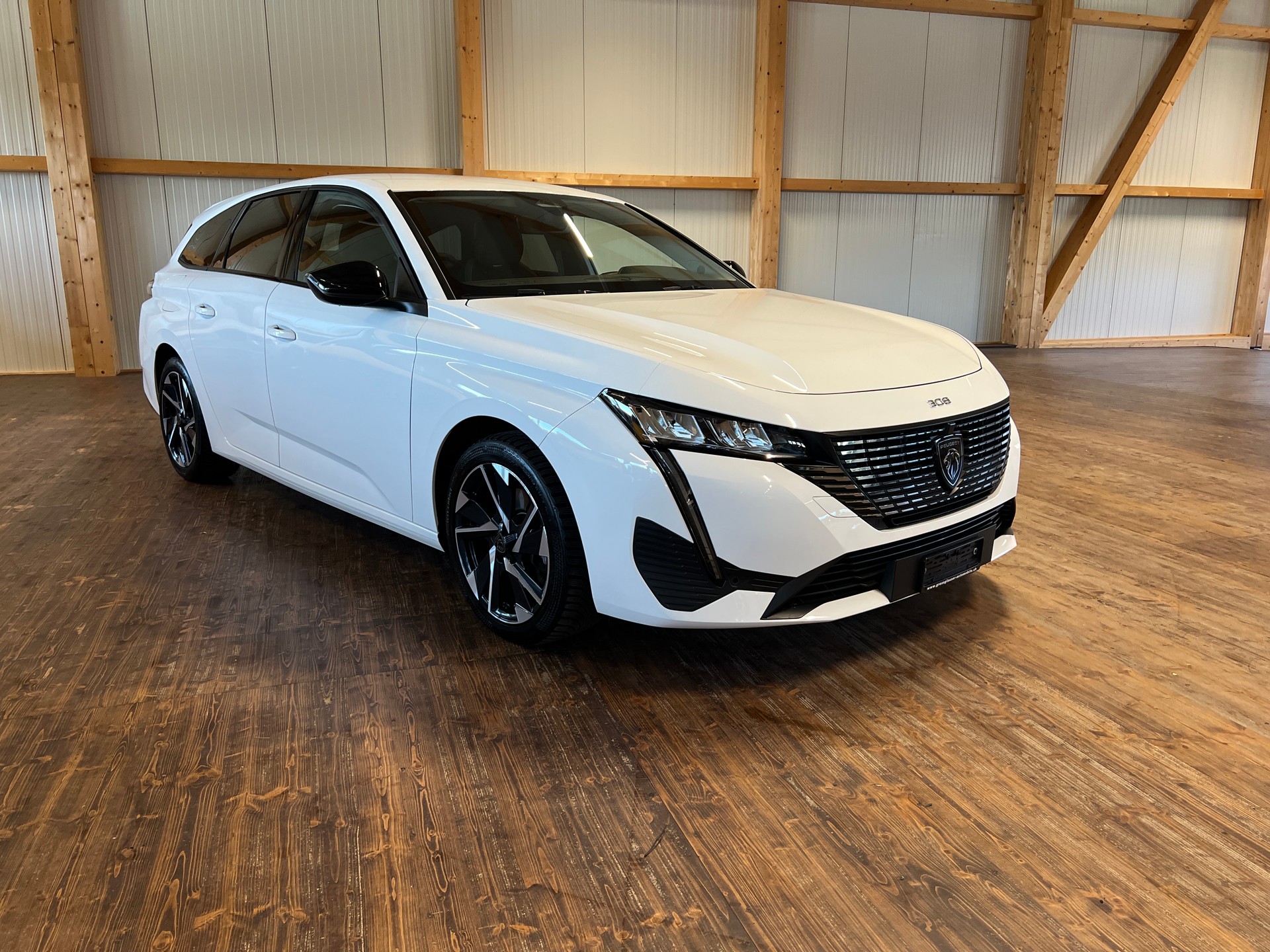 PEUGEOT 308 SW 1.5 BlueHDI Allure Pack EAT8-showroom-element-2