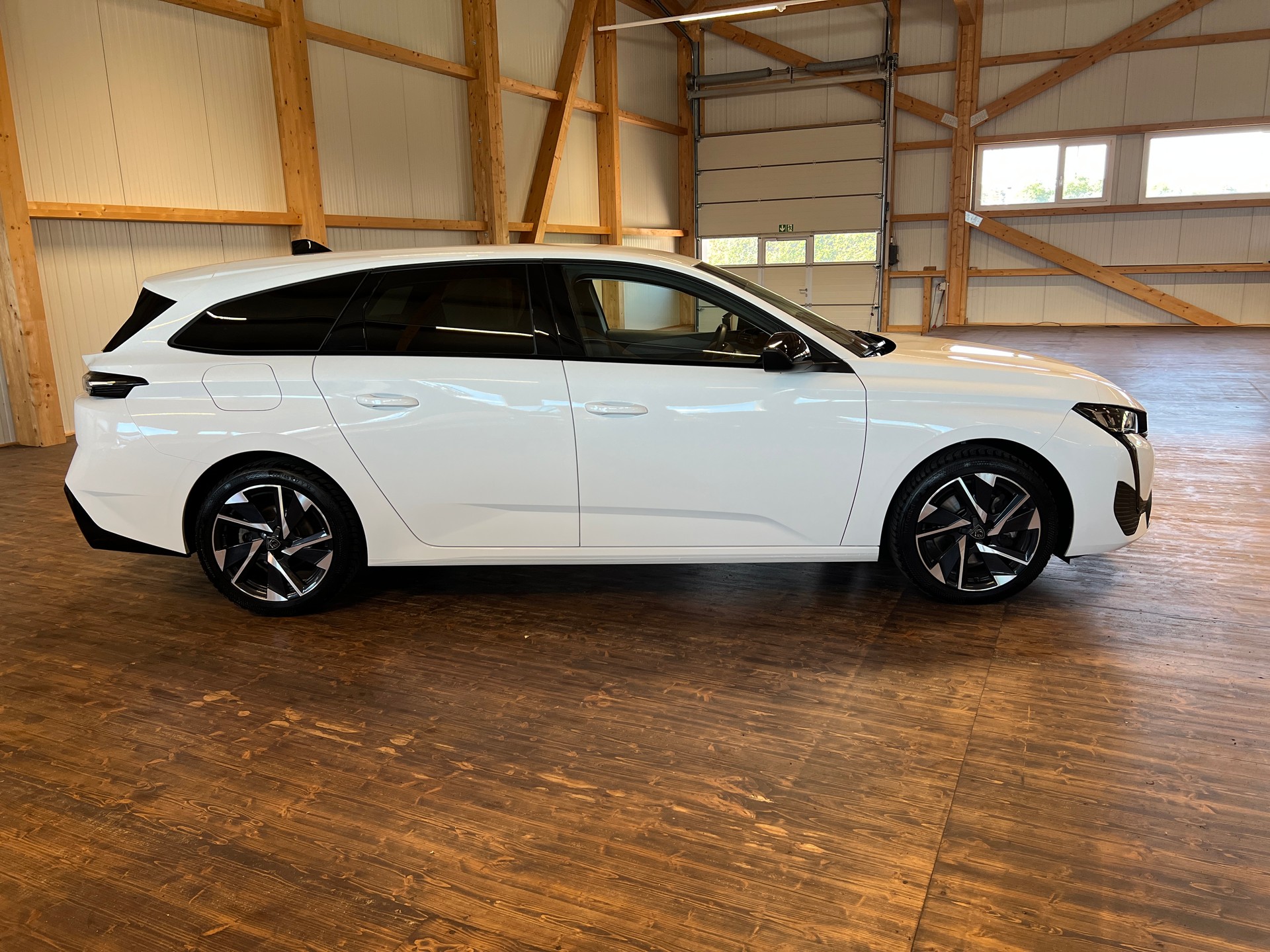 PEUGEOT 308 SW 1.5 BlueHDI Allure Pack EAT8-showroom-element-3