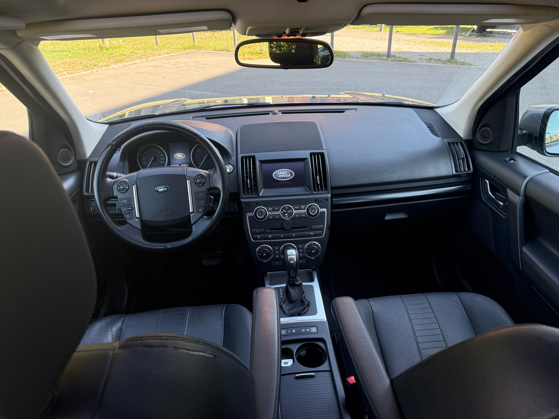 LAND ROVER Freelander 2.2 SD4 HSE Automatic-image-14