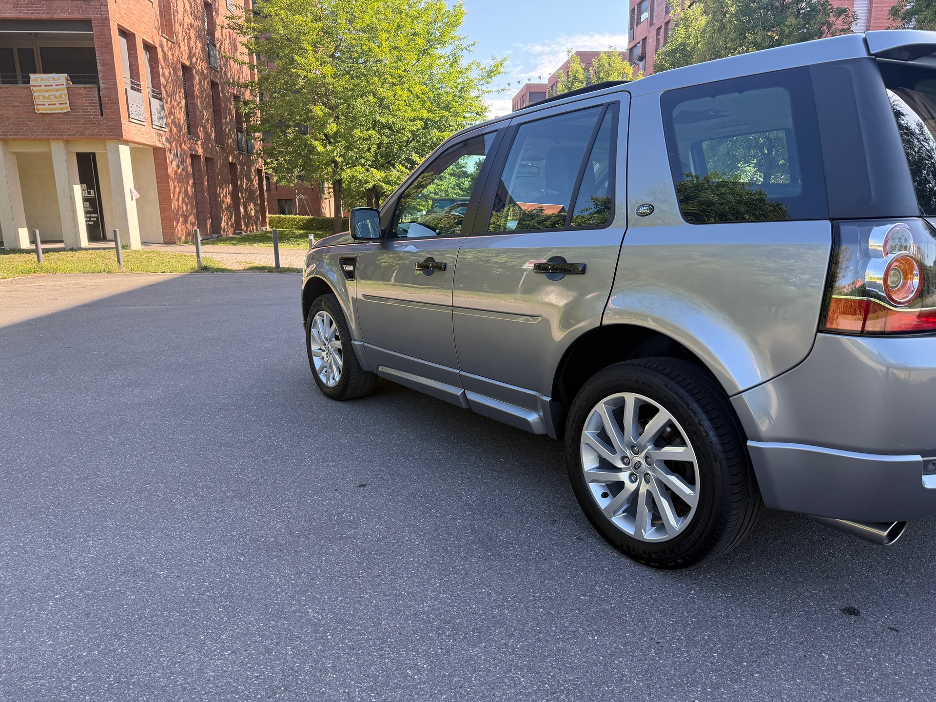 LAND ROVER Freelander 2.2 SD4 HSE Automatic-image-10
