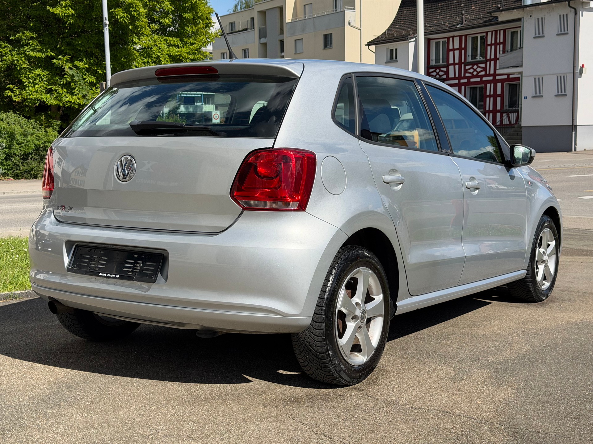 VW Polo 1.4 16V Highline DSG Top Ausstattung-image-4