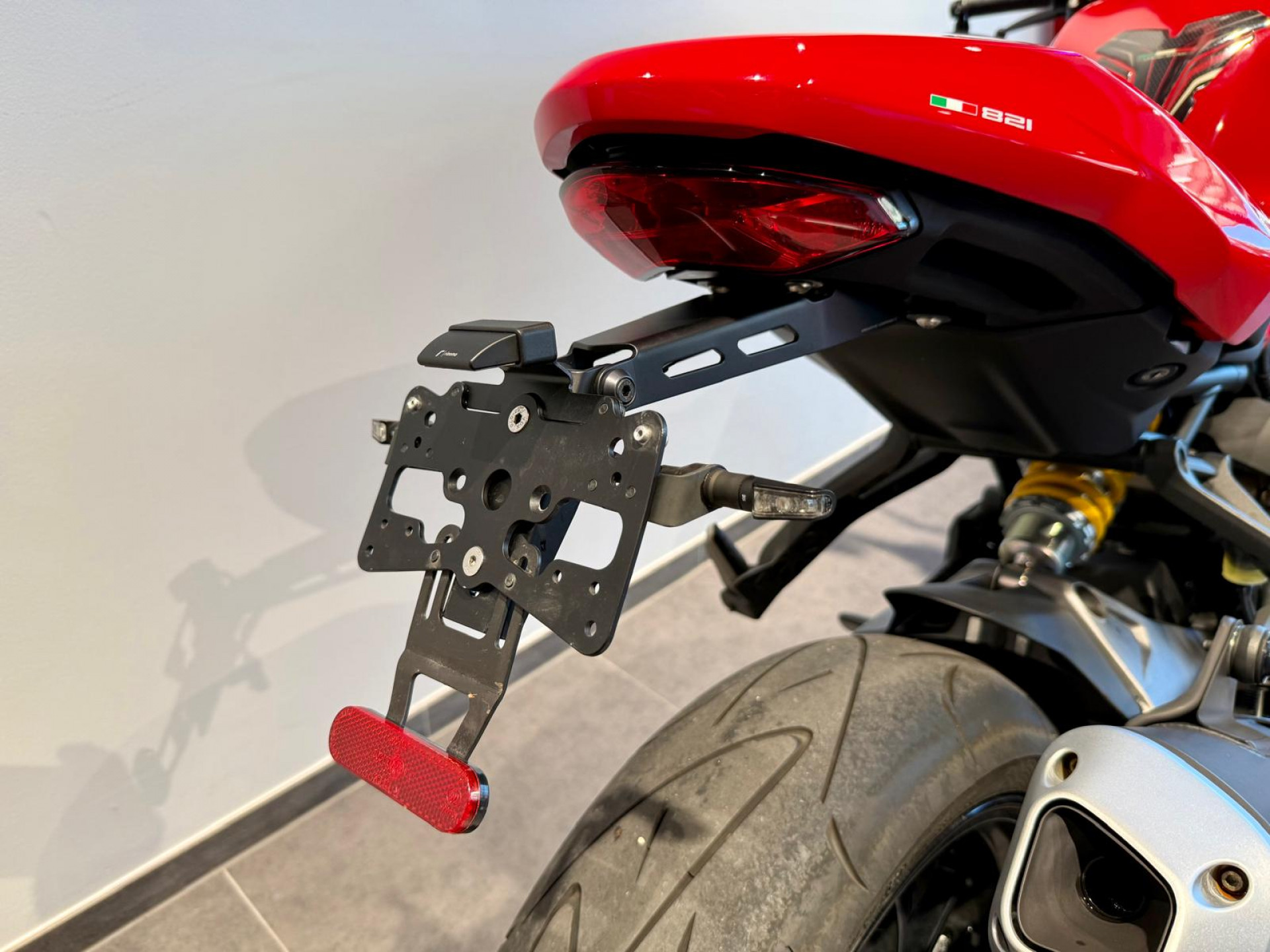 DUCATI Monster 821-image-3