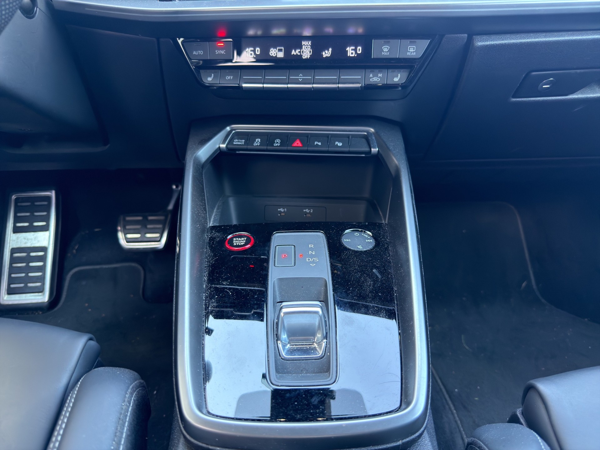 AUDI S3 Limousine 2.0 TFSI quattro S-tronic-image-9