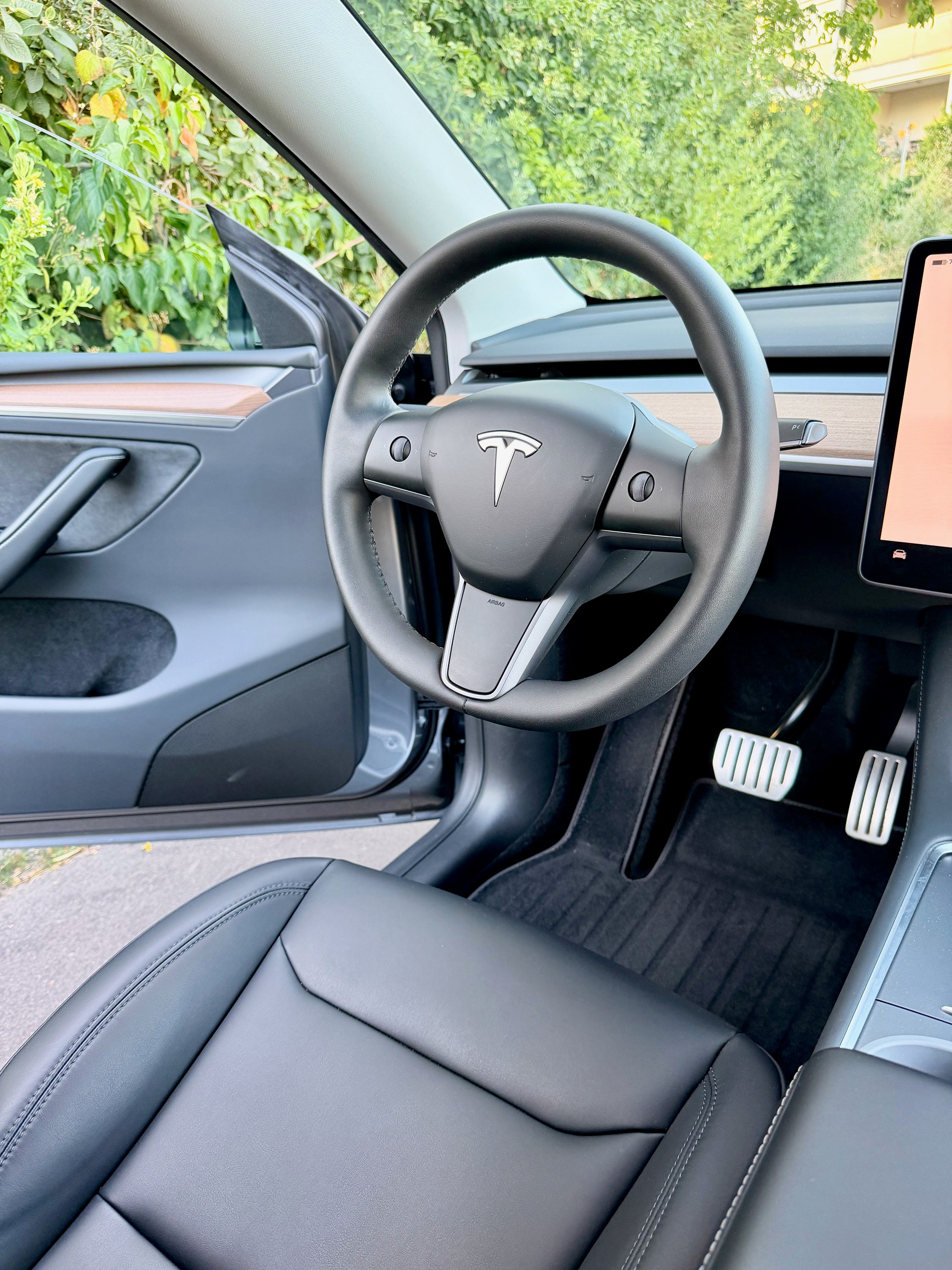 TESLA Performance D-image-3