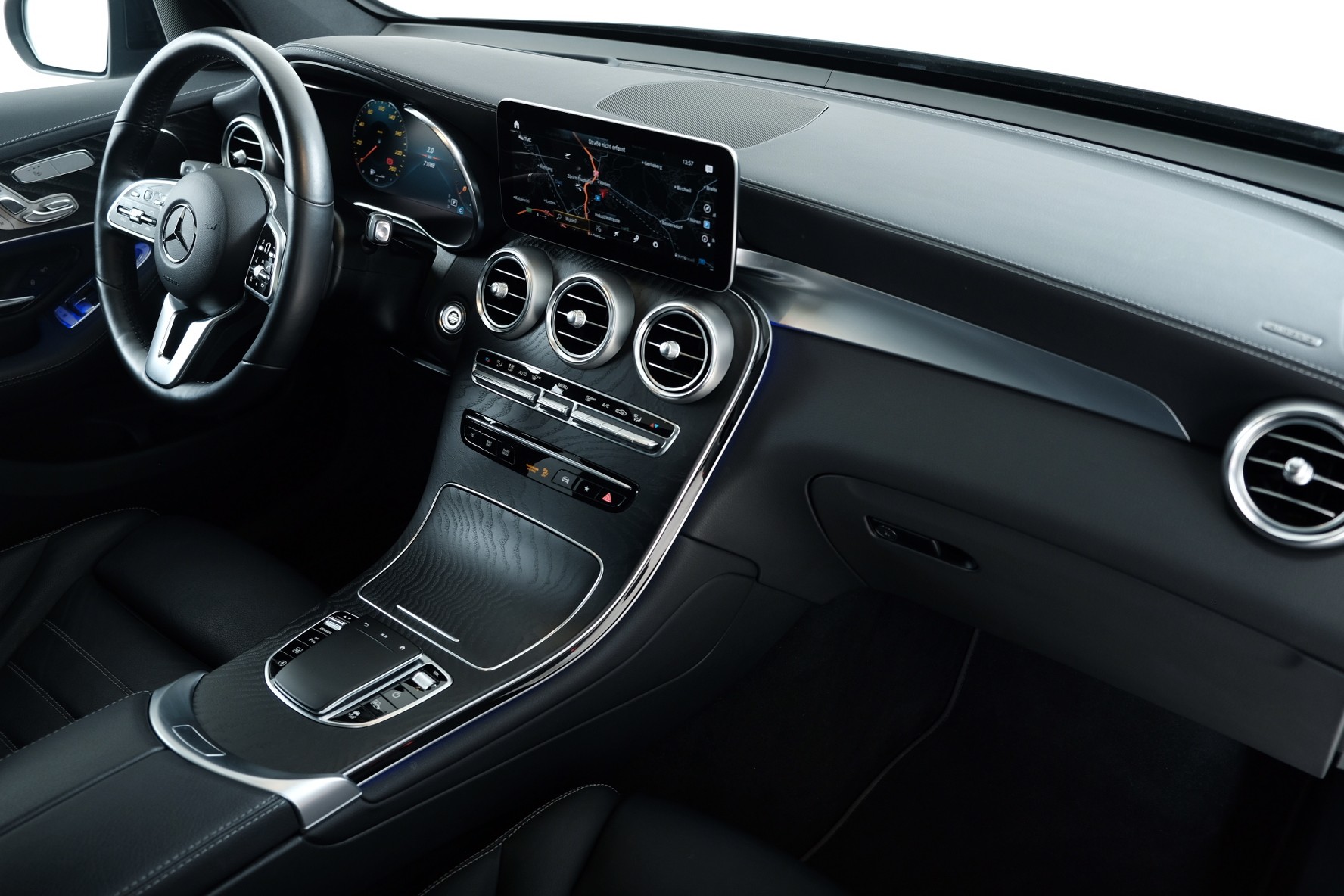 MERCEDES-BENZ GLC Coupé 200 AMG Line 4Matic 9G-Tronic-image-5