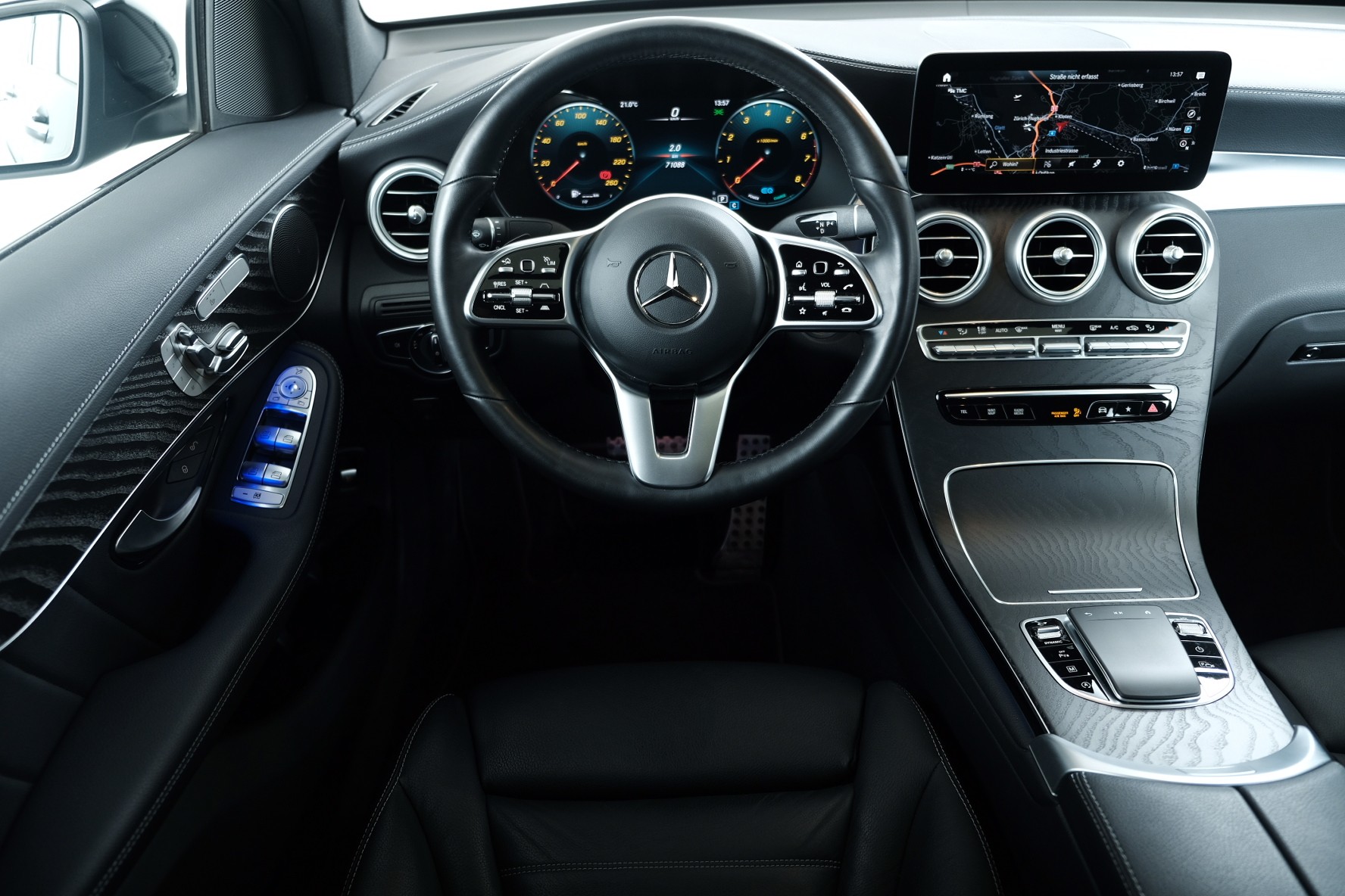 MERCEDES-BENZ GLC Coupé 200 AMG Line 4Matic 9G-Tronic-image-6