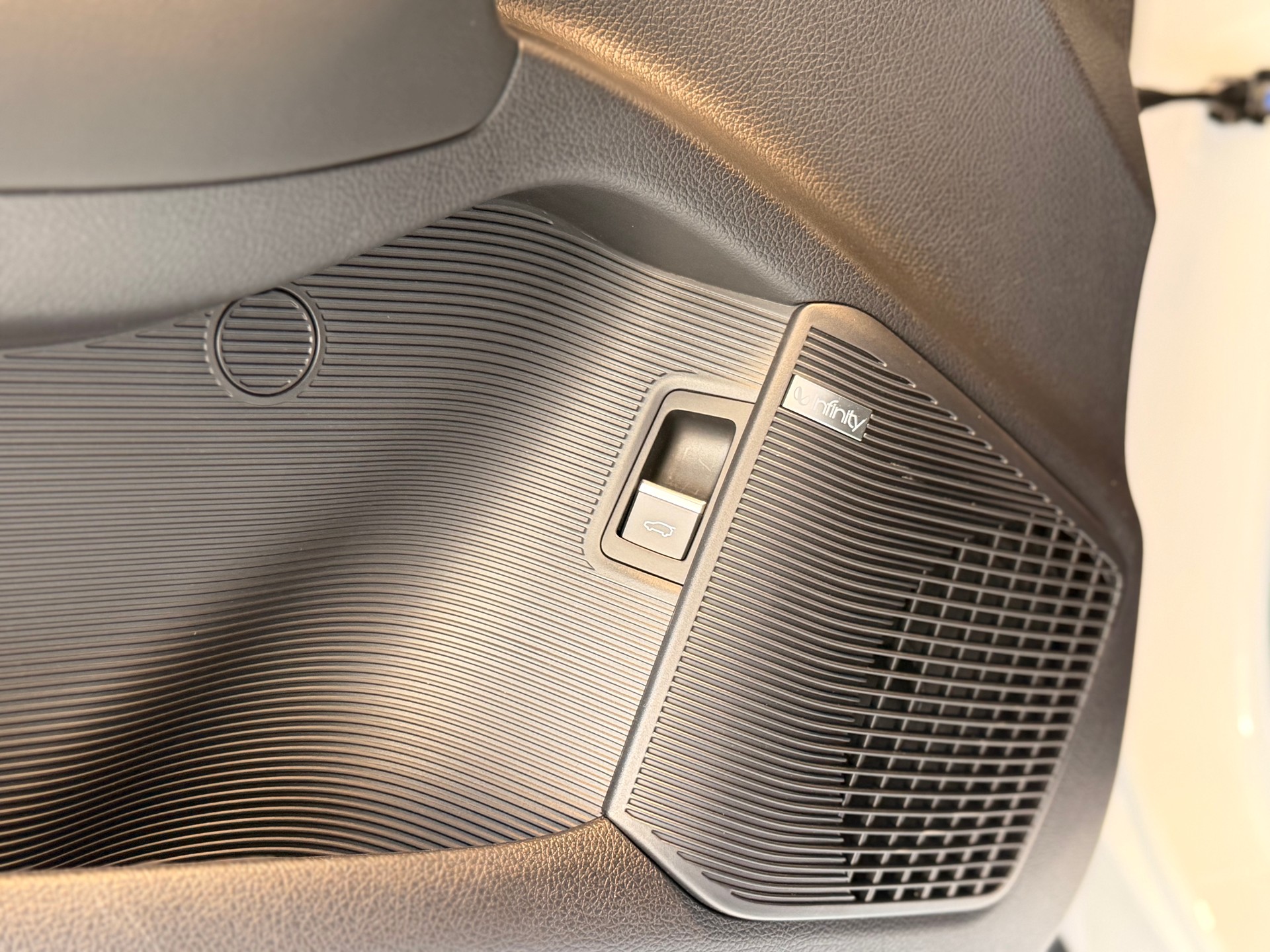 BYD Seal U DM-i Comfort inkl. Gratis Service-image-23
