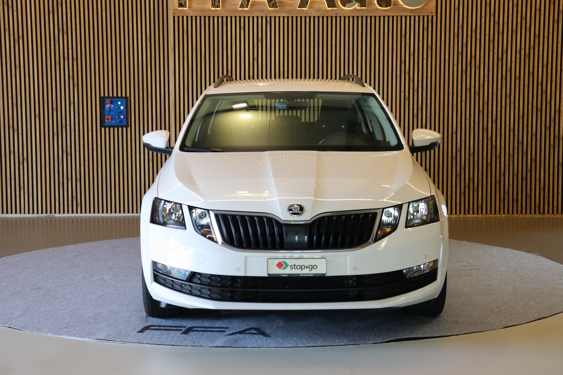SKODA Octavia Combi 2.0 TDI 184 PS Ambition 4x4 DSG-showroom-element-3