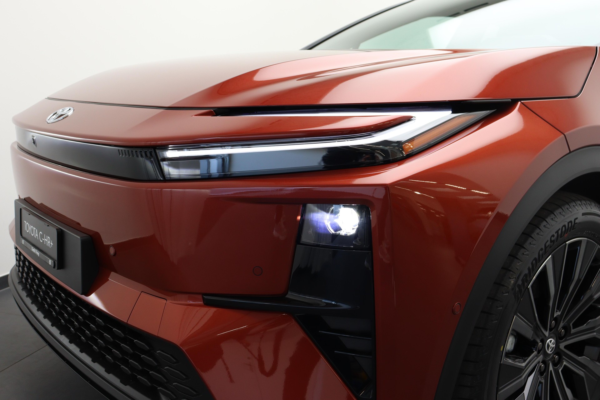 TOYOTA C-HR+ Premium AWD-image-5