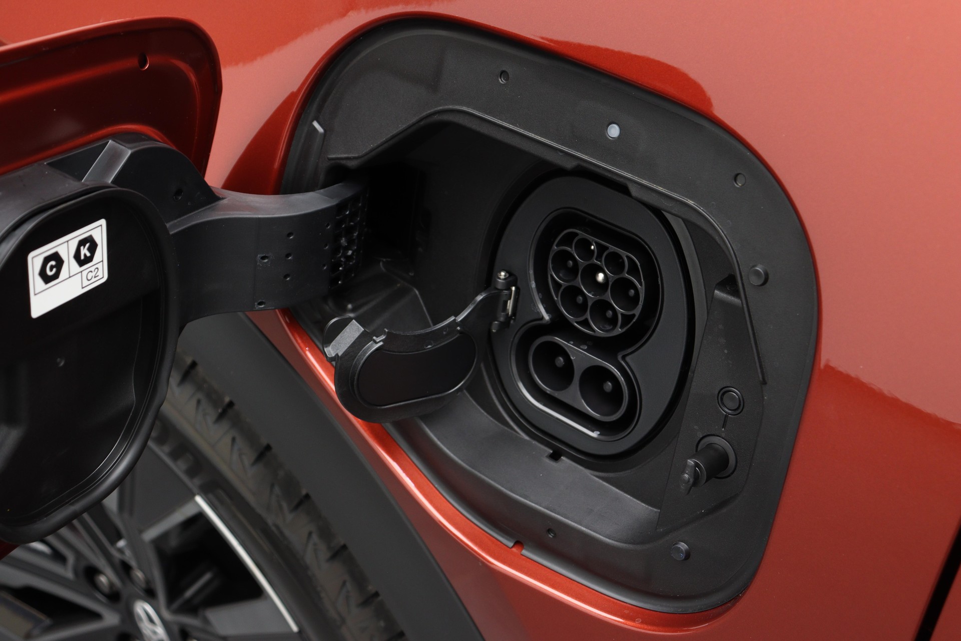 TOYOTA C-HR+ Premium AWD-image-7