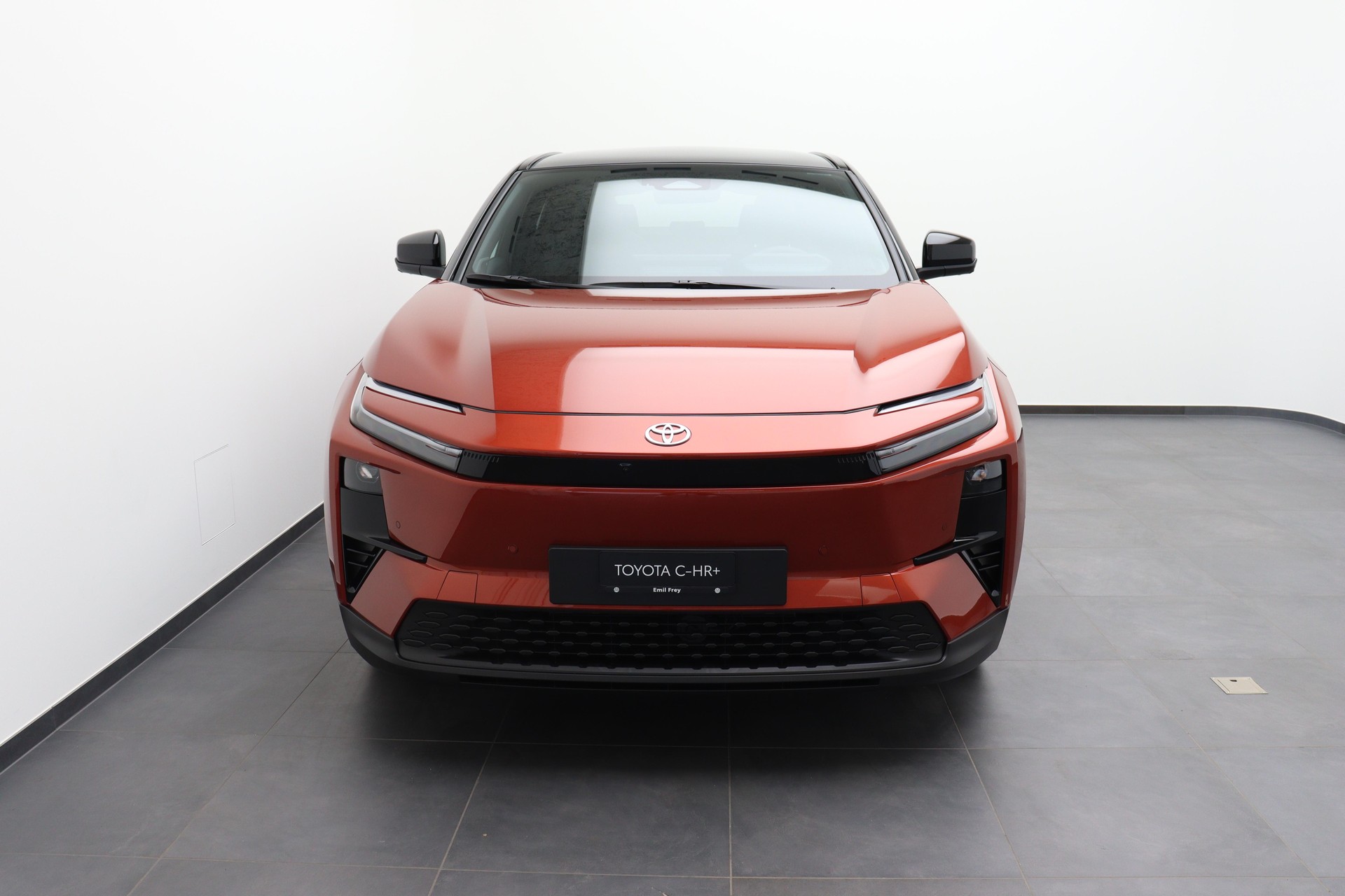 TOYOTA C-HR+ Premium AWD-showroom-element-1