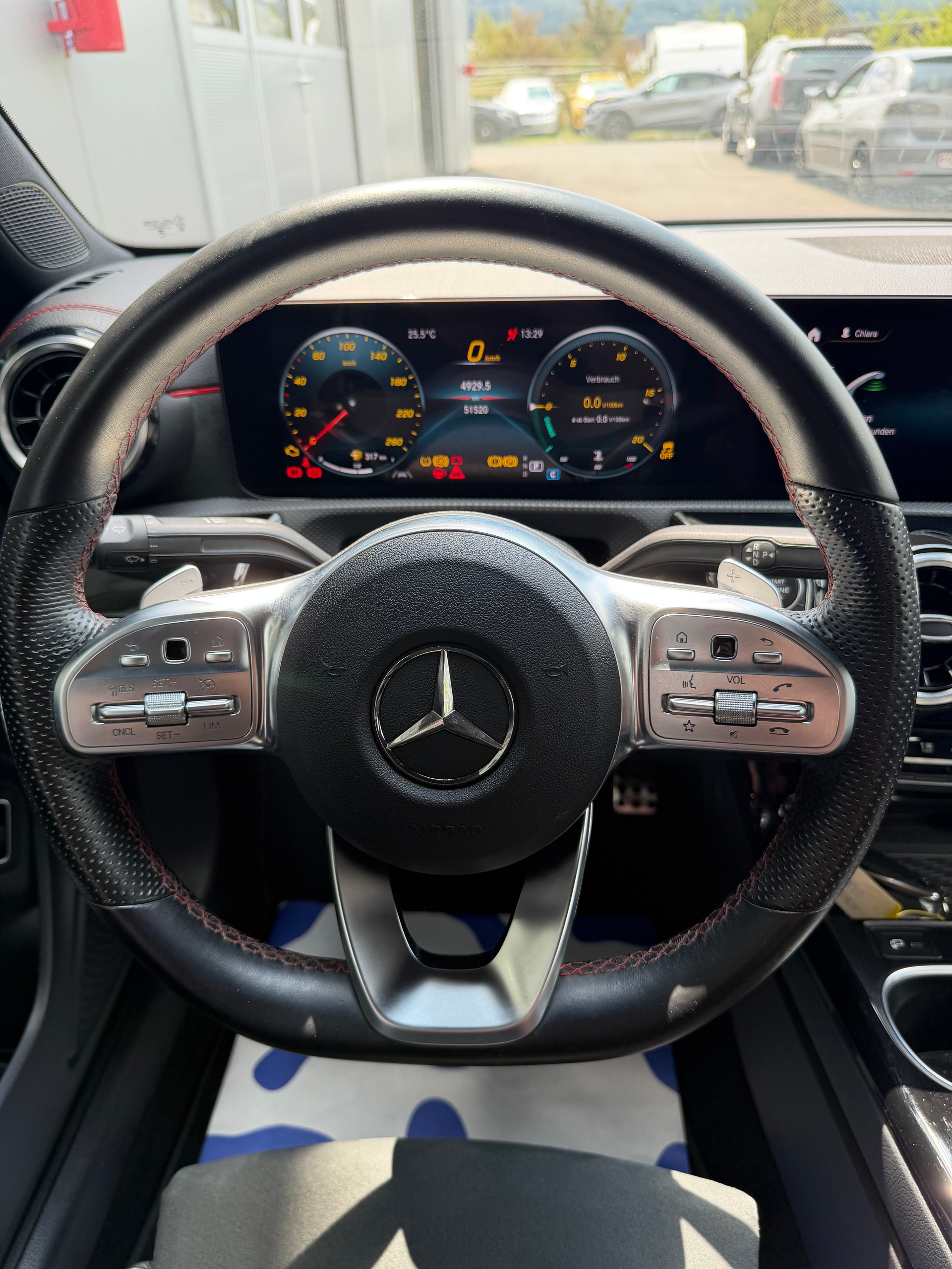 MERCEDES-BENZ CLA 200 7G-DCT-image-12