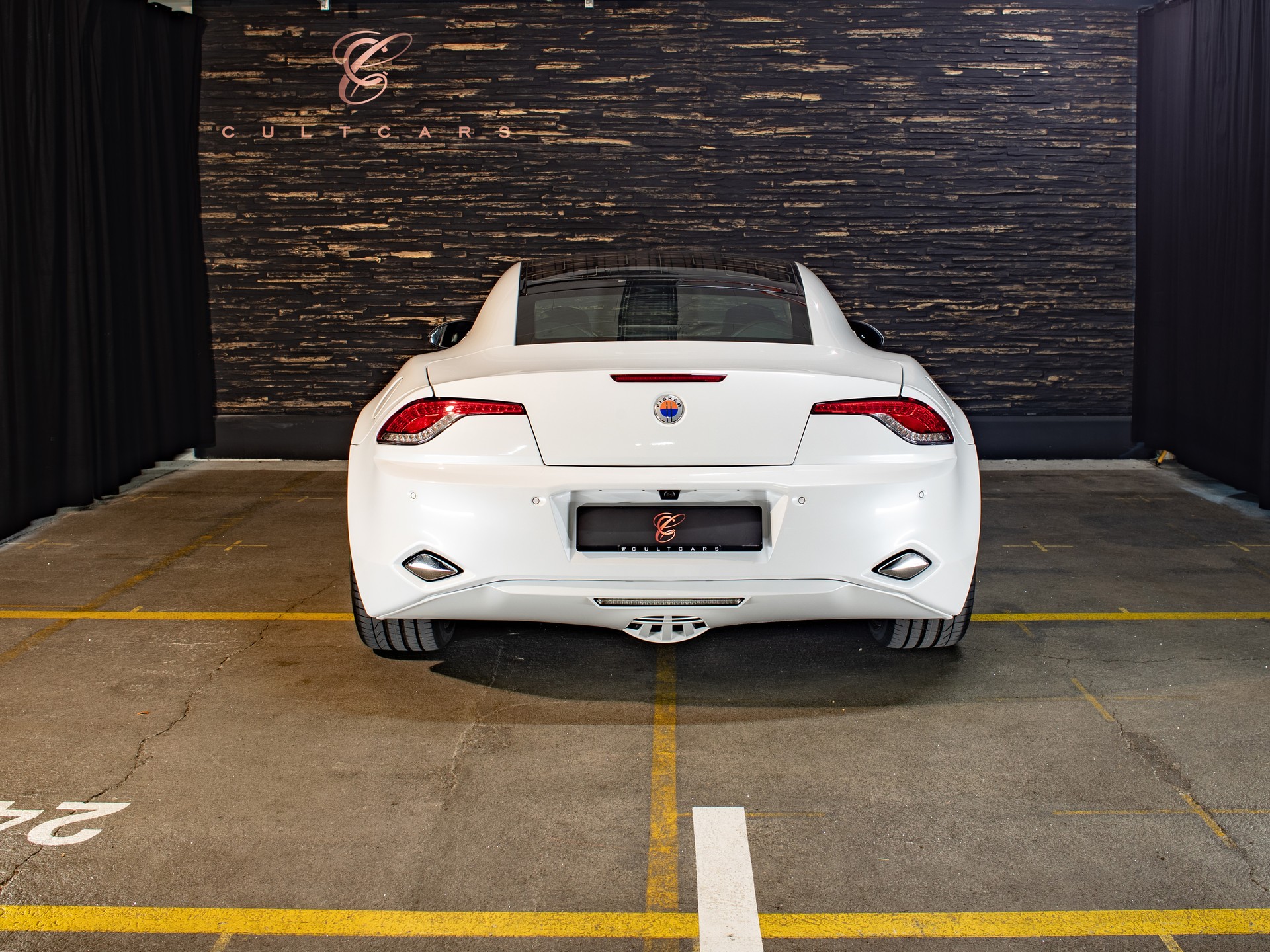 FISKER Karma Standard-showroom-element-3