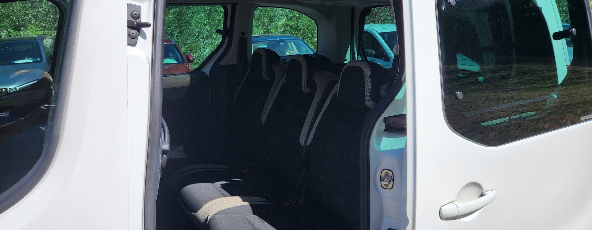 CITROEN Berlingo 1.6 e-HDi Exclusive EGS6-image-14