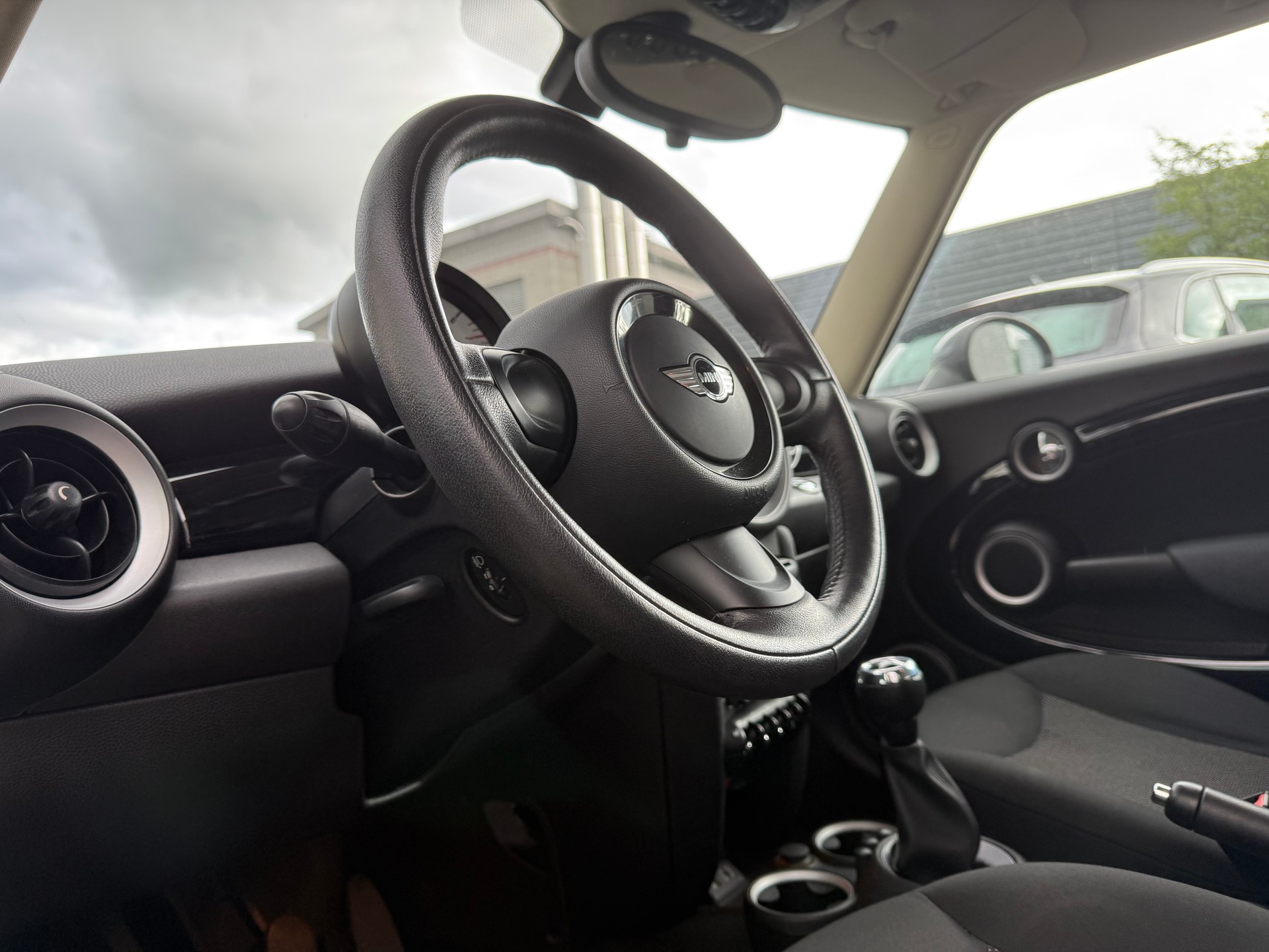 MINI One-image-5