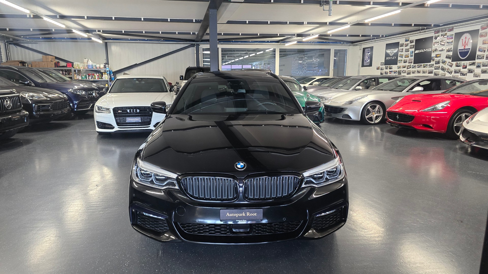 BMW 540d xDrive Touring M Sport Paket Steptronic-showroom-element-2