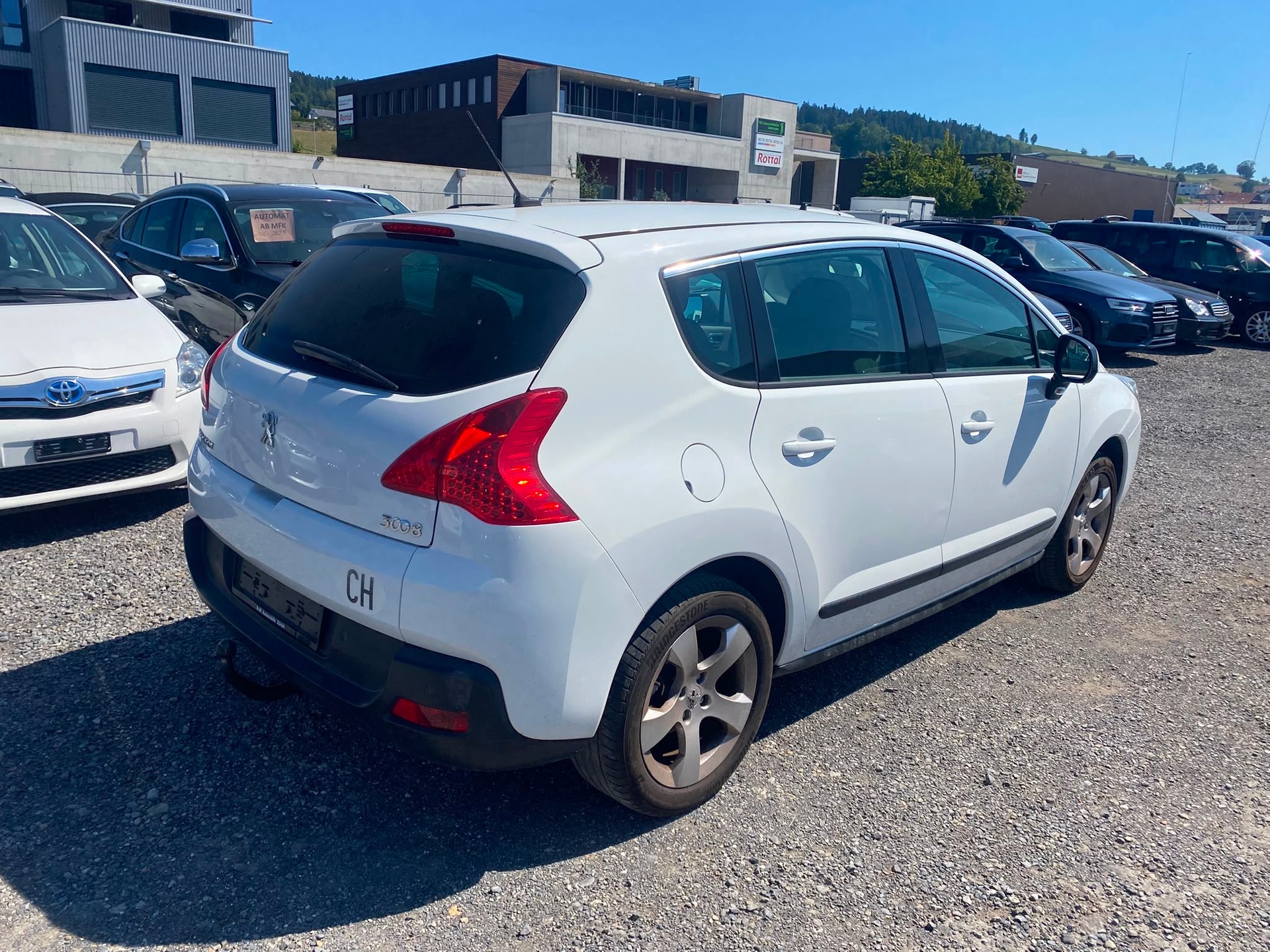 PEUGEOT 3008 1.6 16V T Swiss Edition-image-5